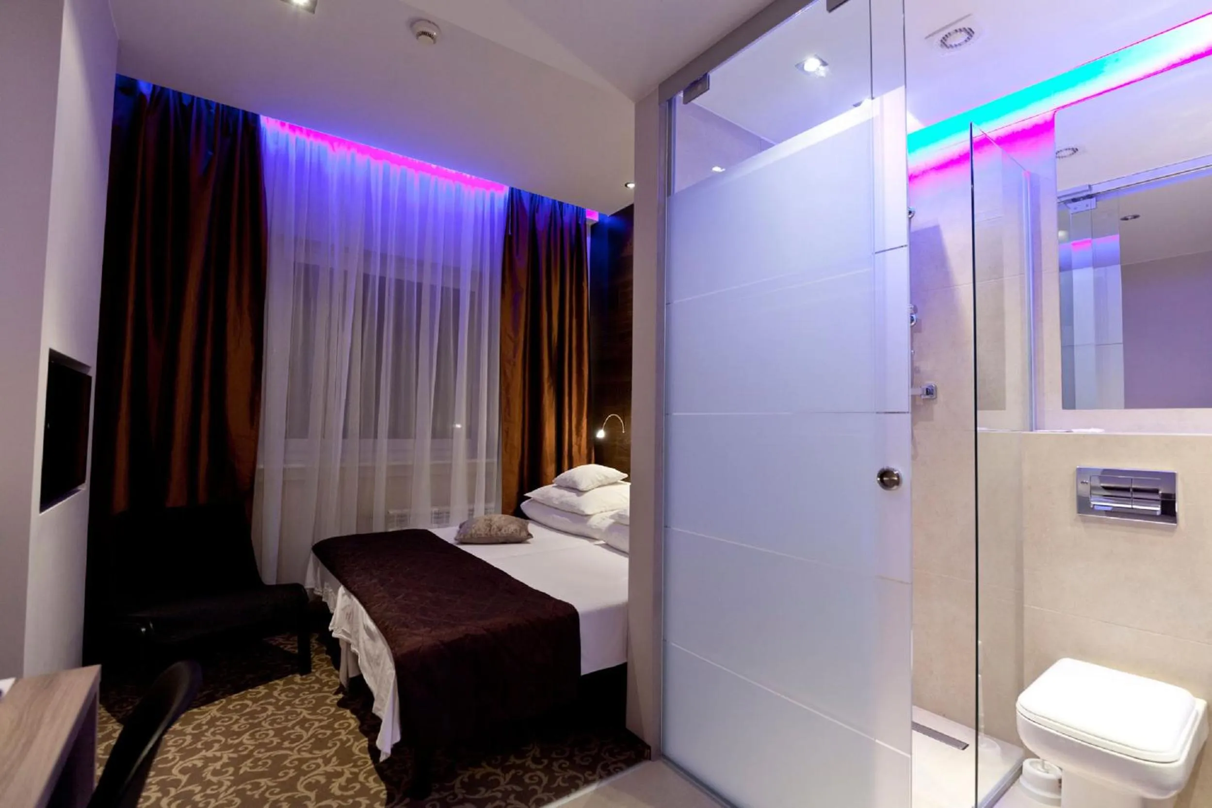 Photo of the whole room in Nu Hotel