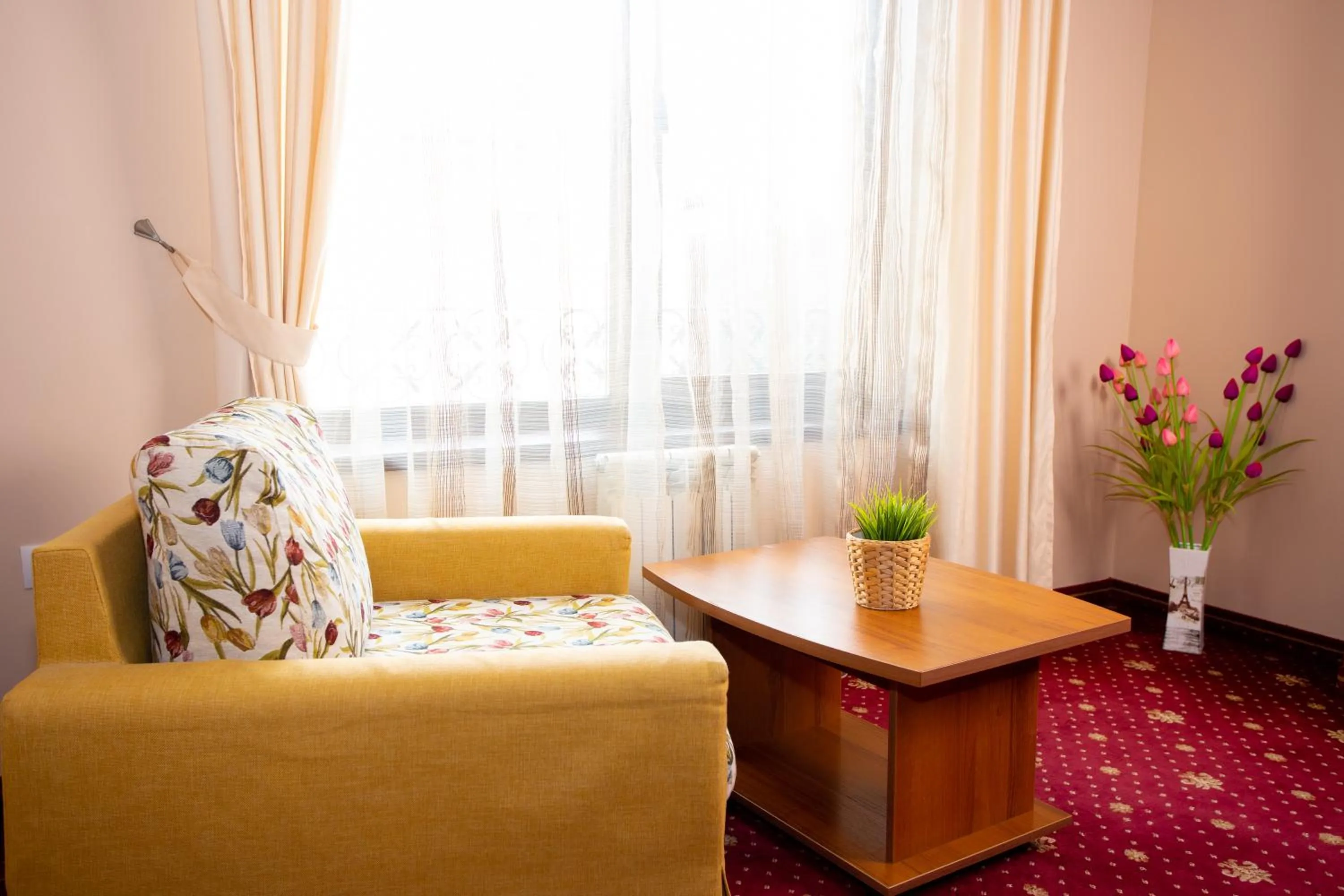 Photo of the whole room in Contessa Hotel