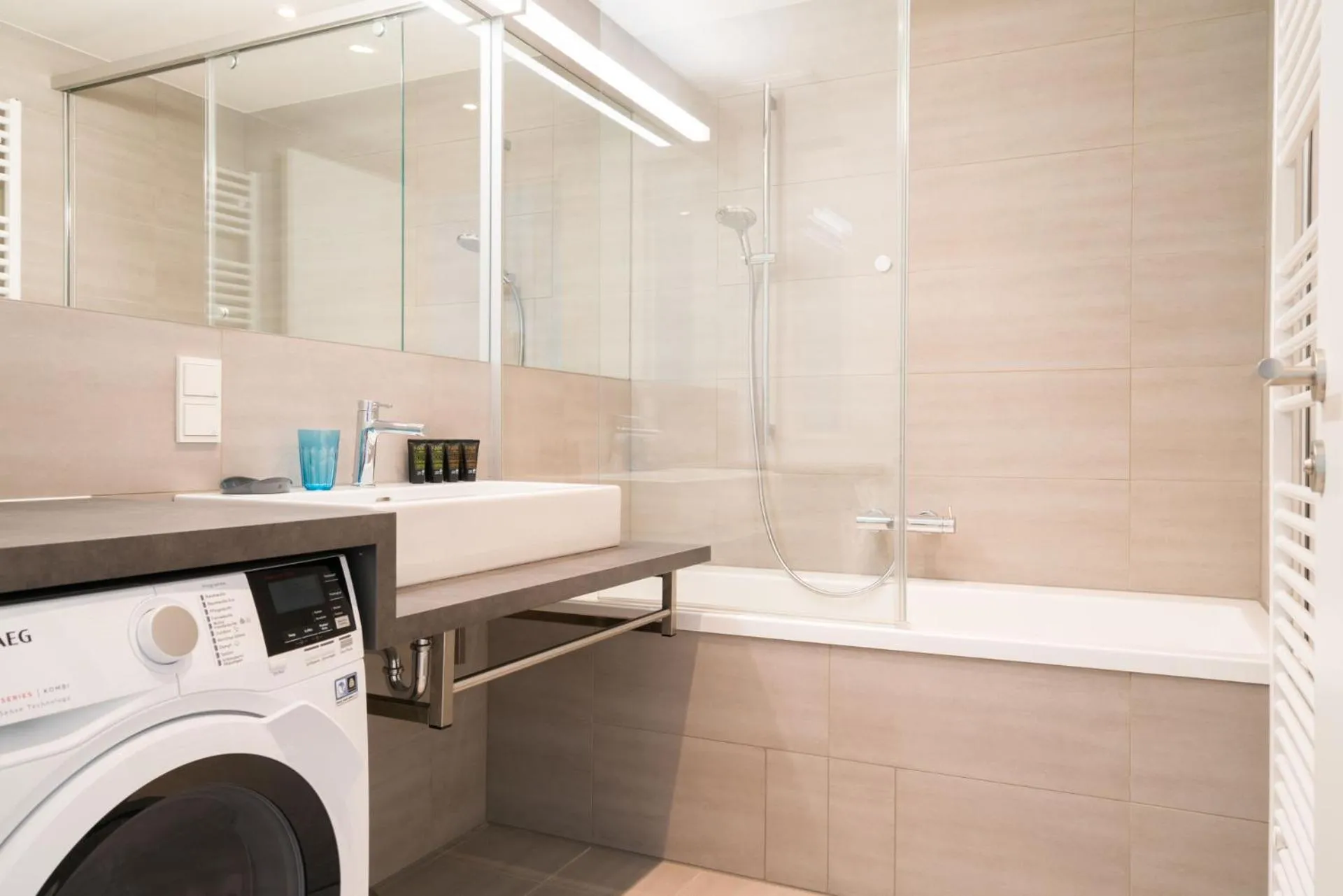 Vienna Residence | Spacious Serviced Apartment in Vienna directly at the U4