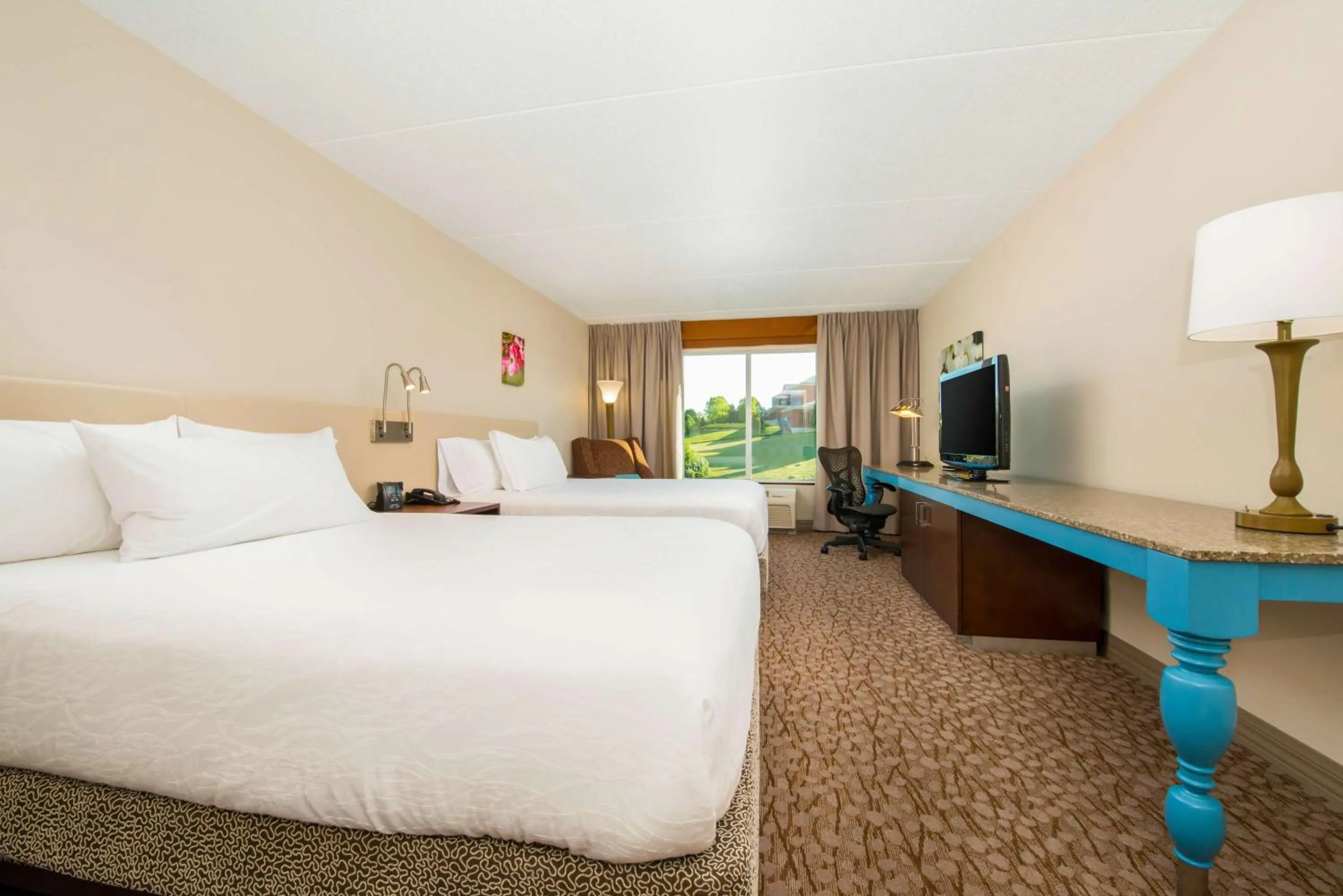 Bed in Hilton Garden Inn Charlottesville