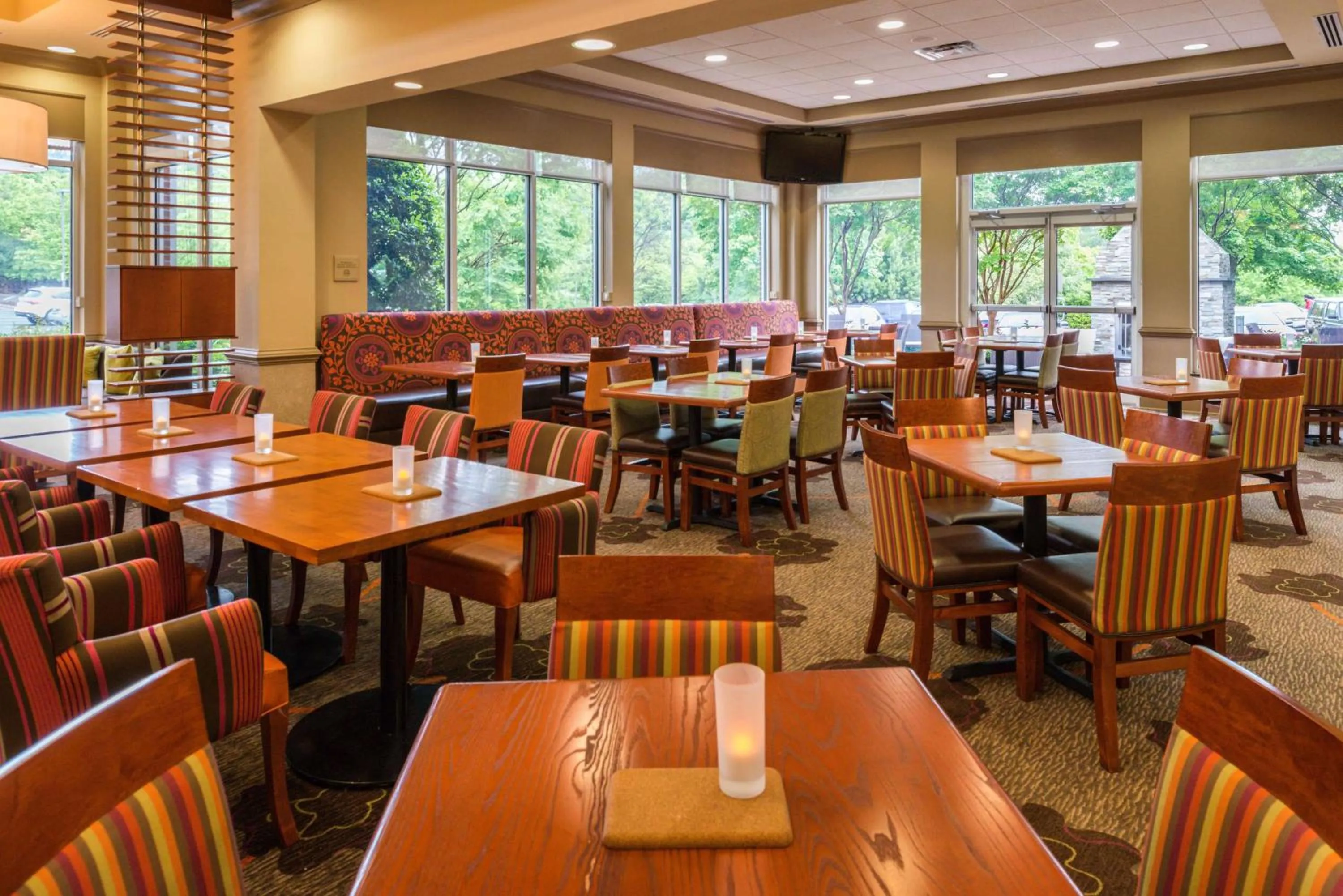 Restaurant/places to eat in Hilton Garden Inn Charlottesville