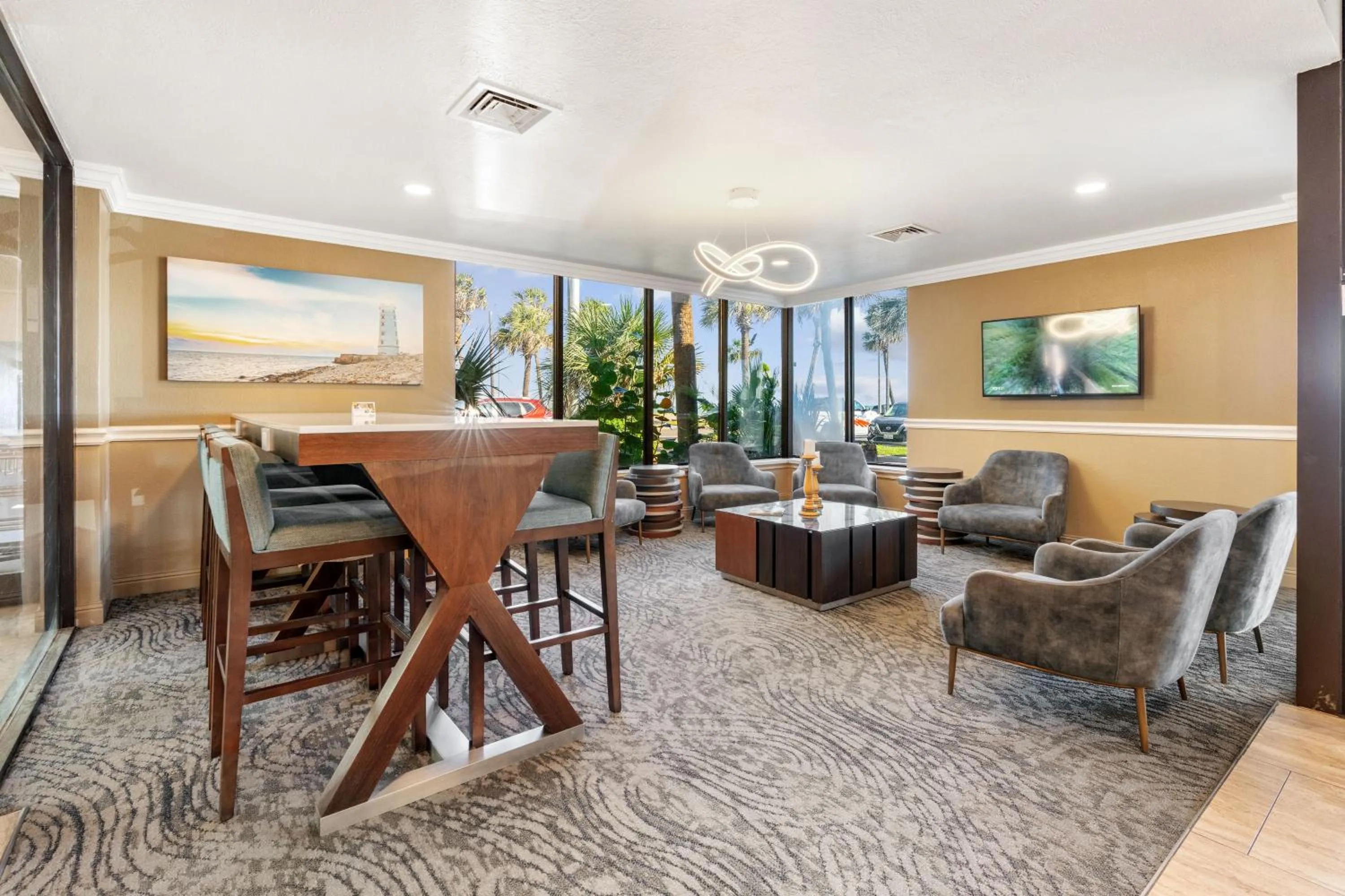 Communal lounge/ TV room in Clarion Pointe Galveston - Beachfront