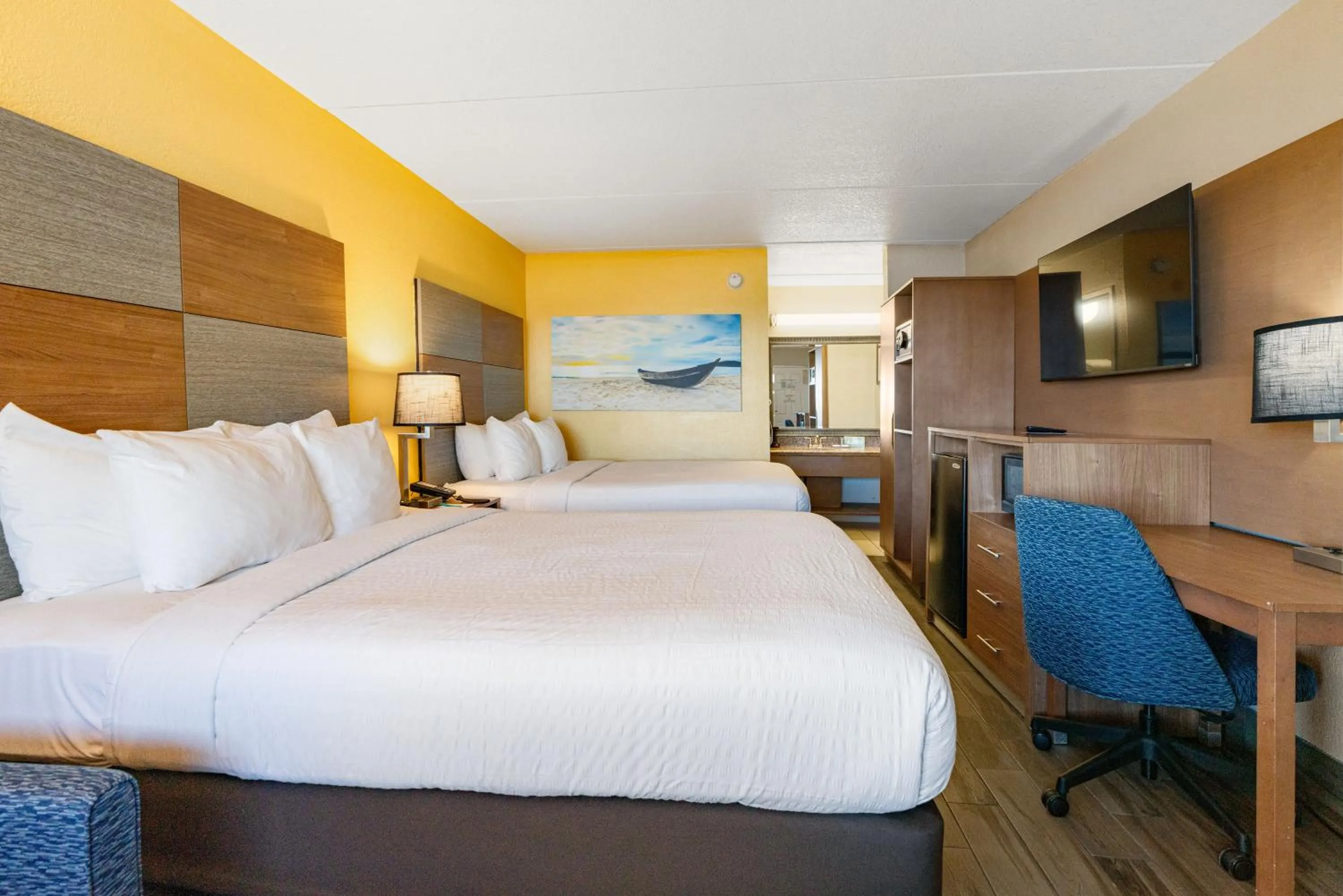 Bed in Clarion Pointe Galveston - Beachfront