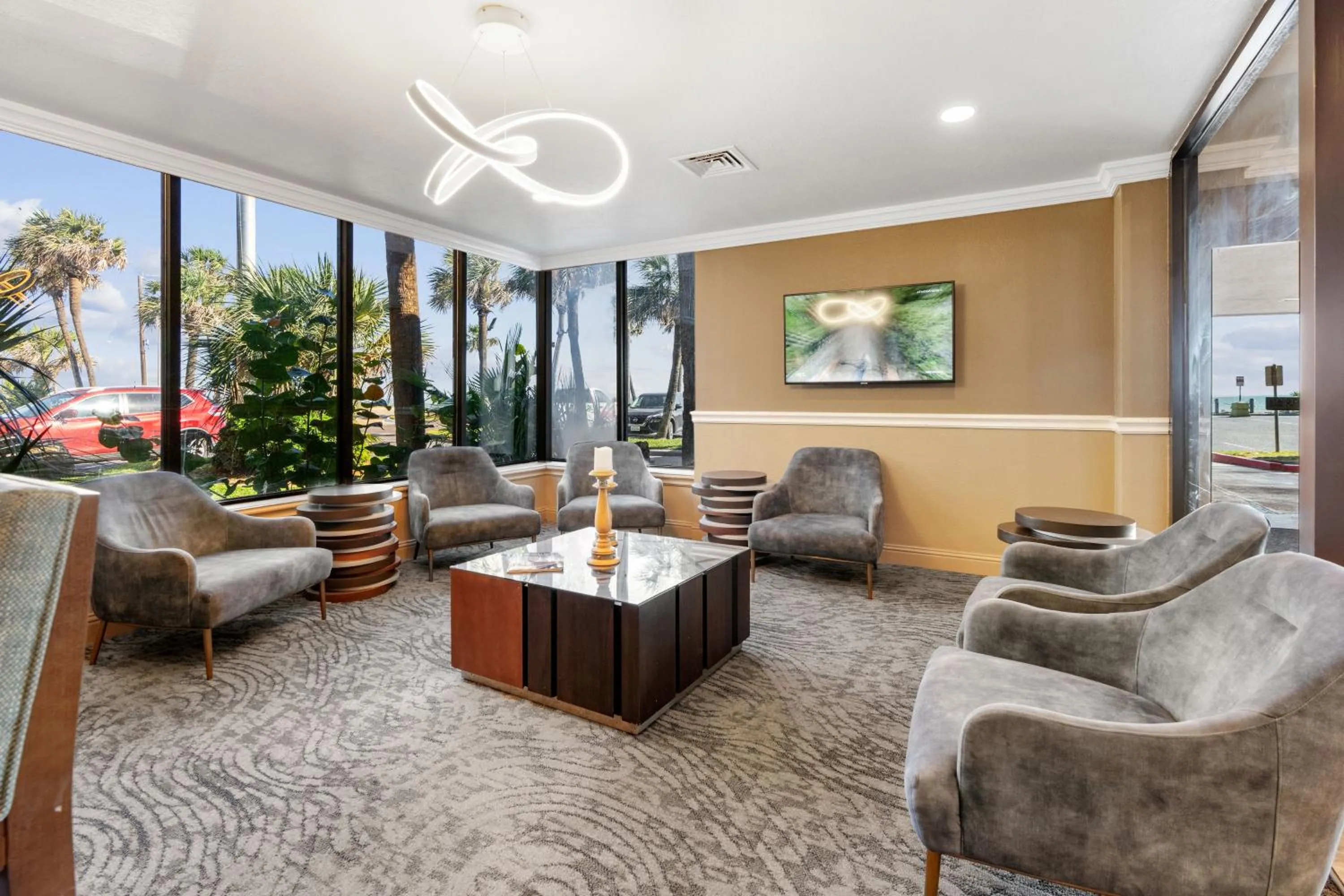 Lobby or reception in Clarion Pointe Galveston - Beachfront