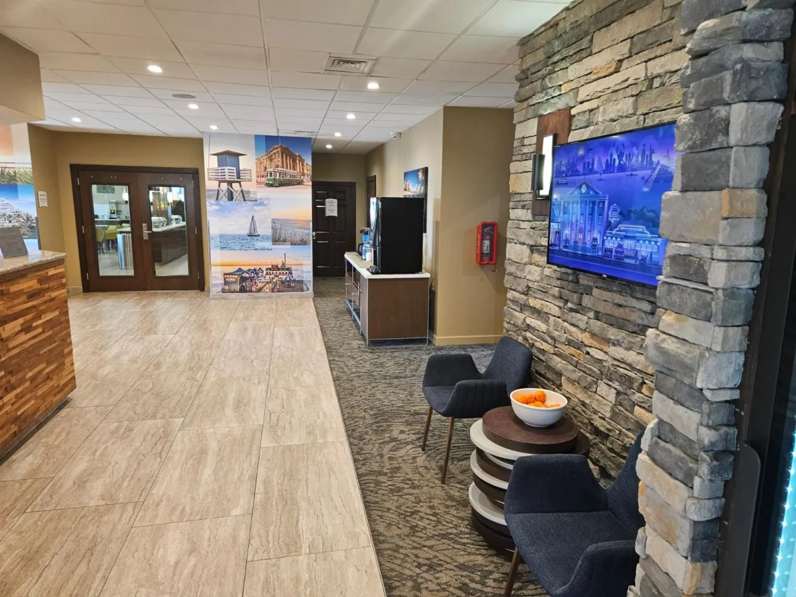 Lobby or reception in Clarion Pointe Galveston - Beachfront