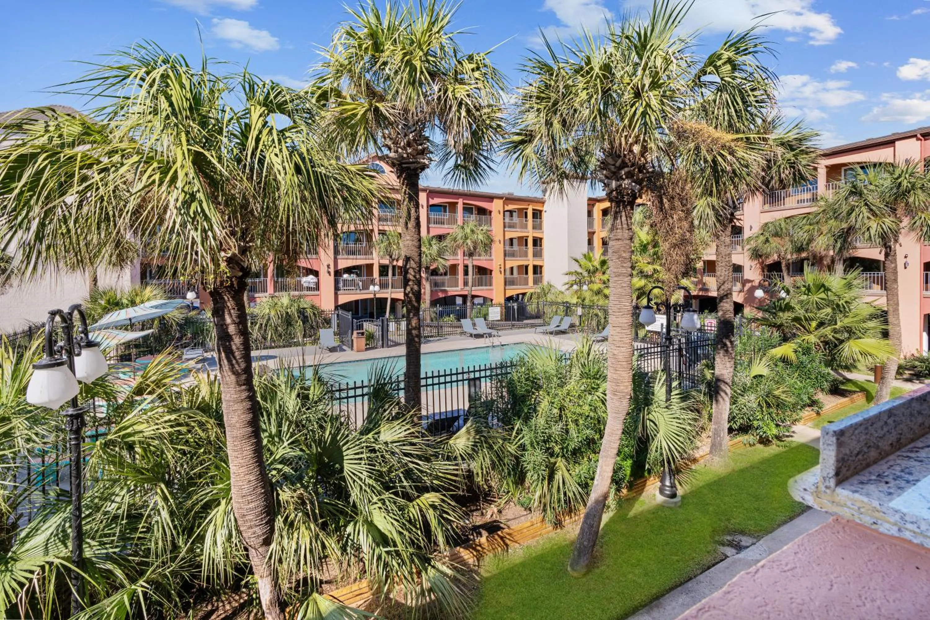 Natural landscape in Clarion Pointe Galveston - Beachfront