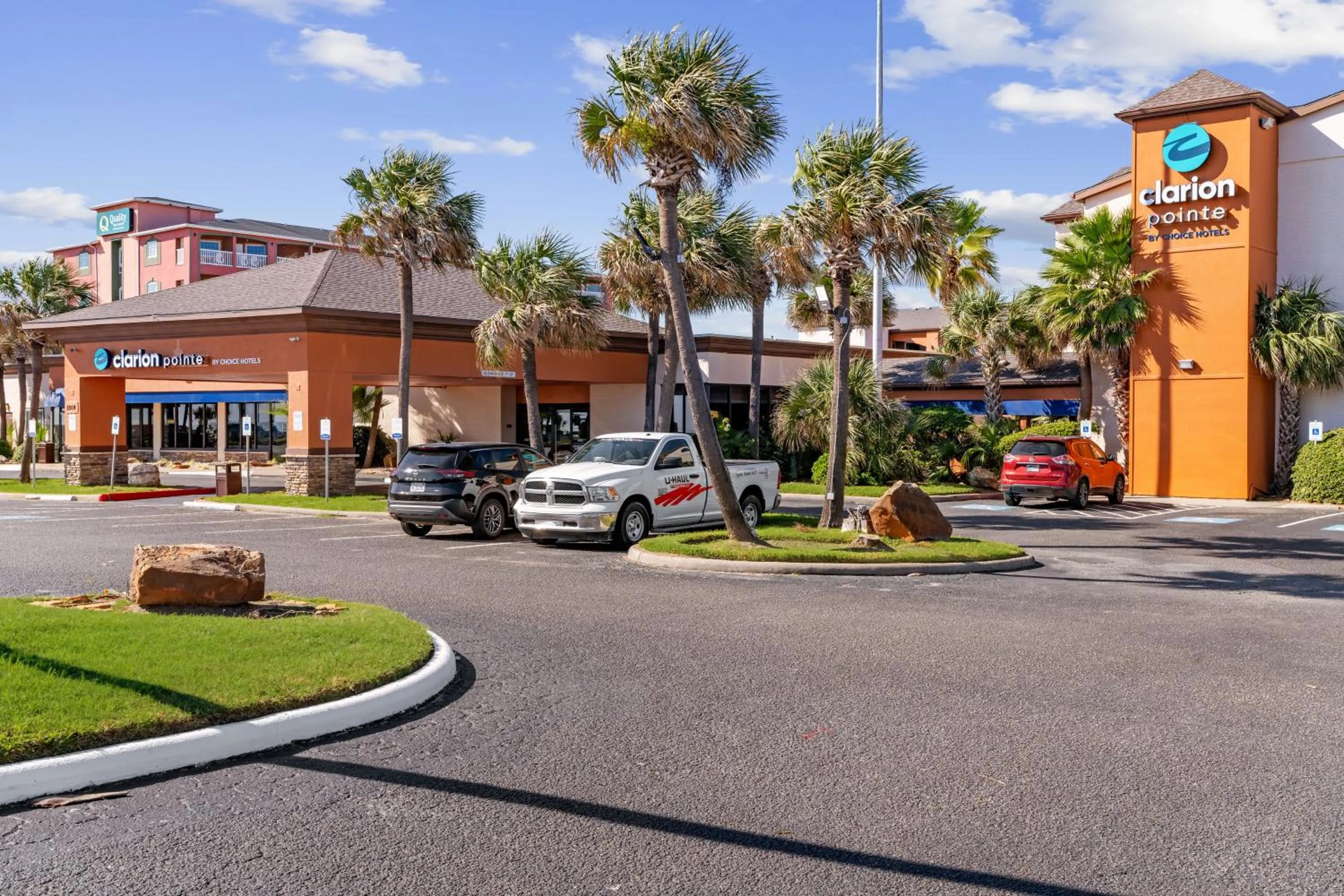 Property building in Clarion Pointe Galveston - Beachfront