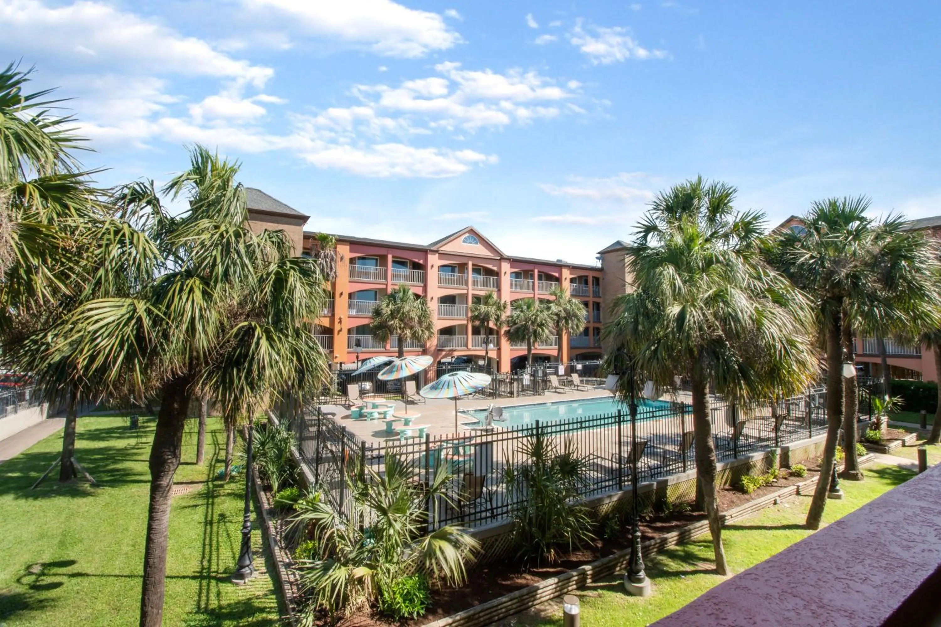 Swimming pool in Beachfront Palms Hotel Galveston