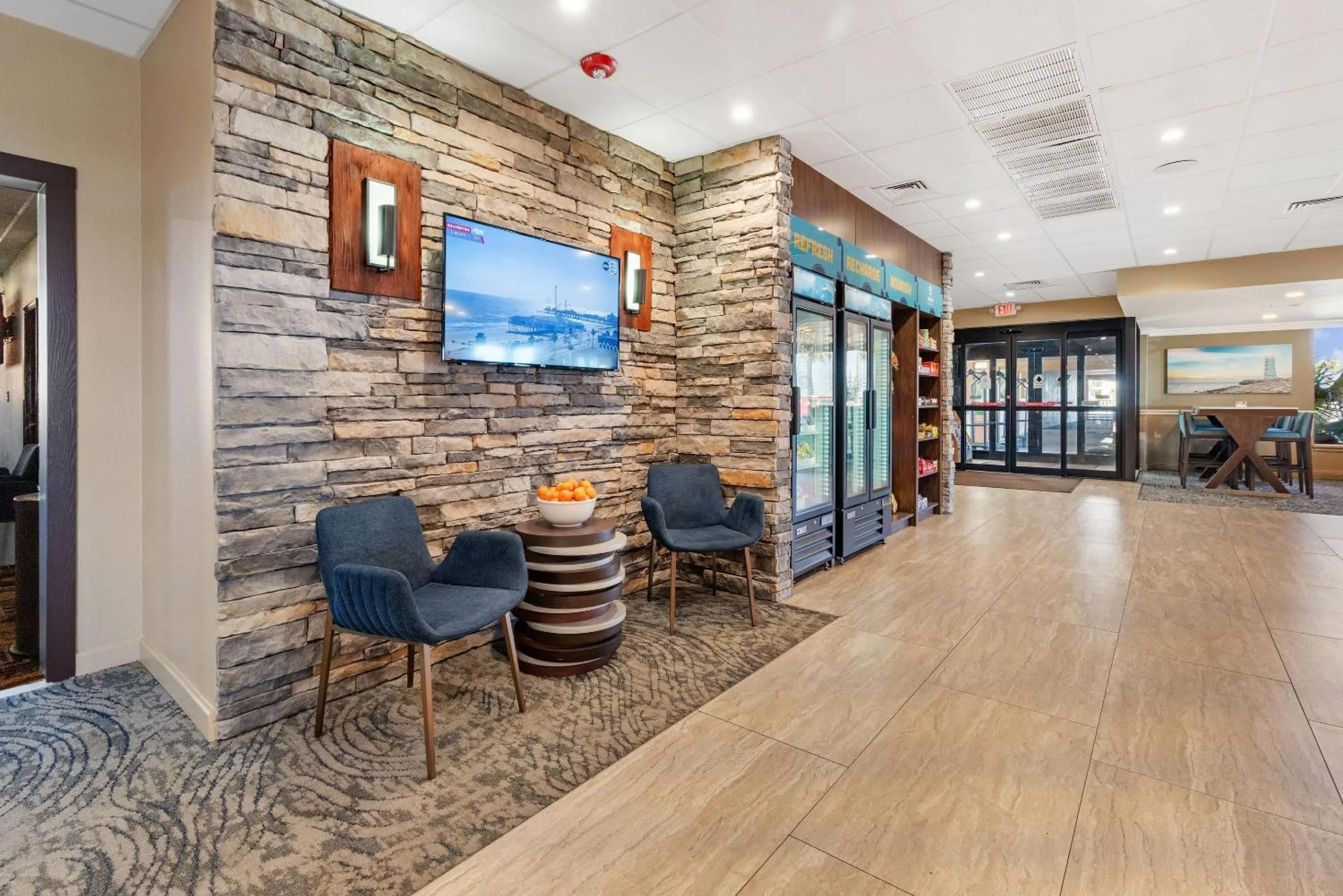 Lobby or reception in Clarion Pointe Galveston - Beachfront
