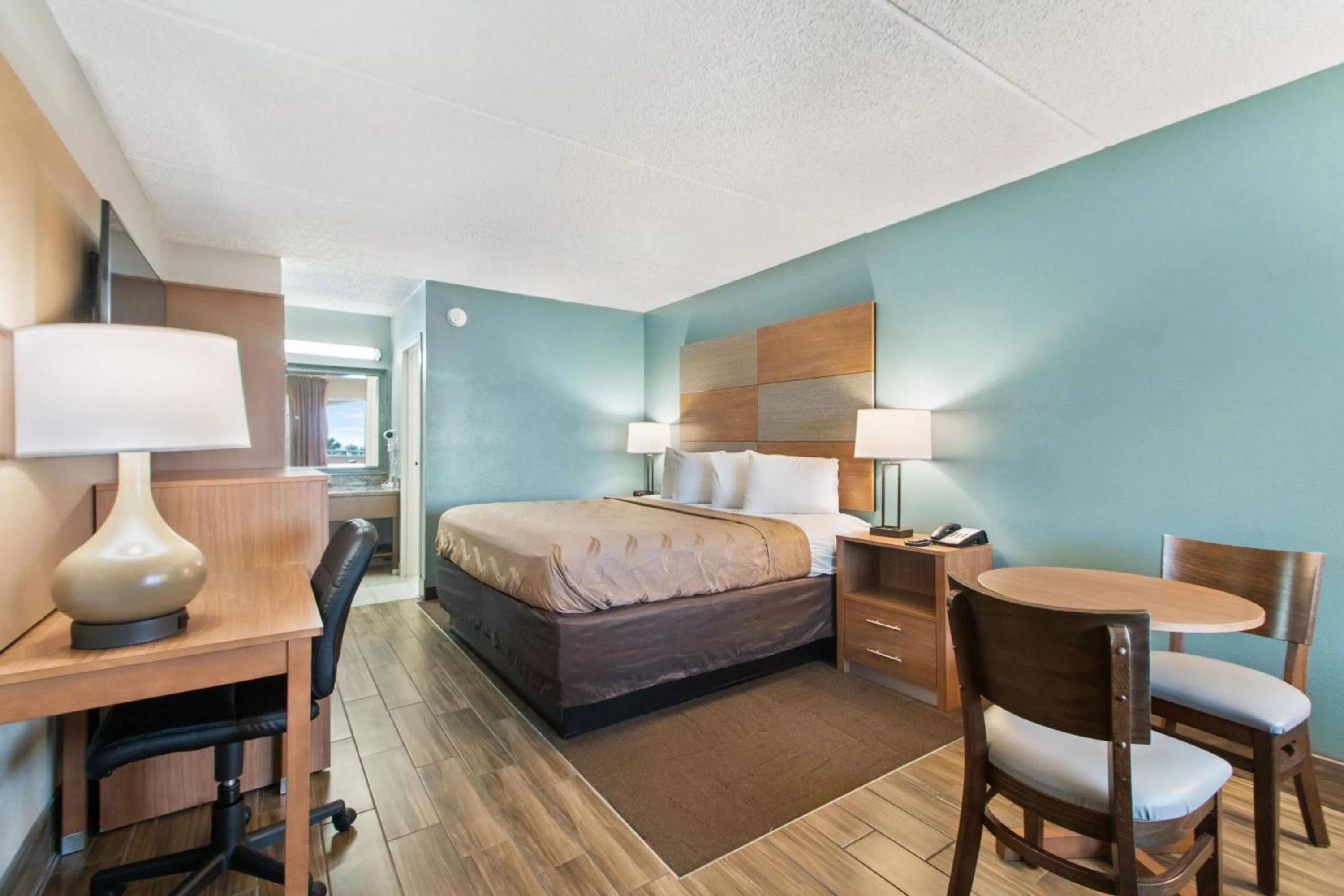 Property building, Bed in Beachfront Palms Hotel Galveston