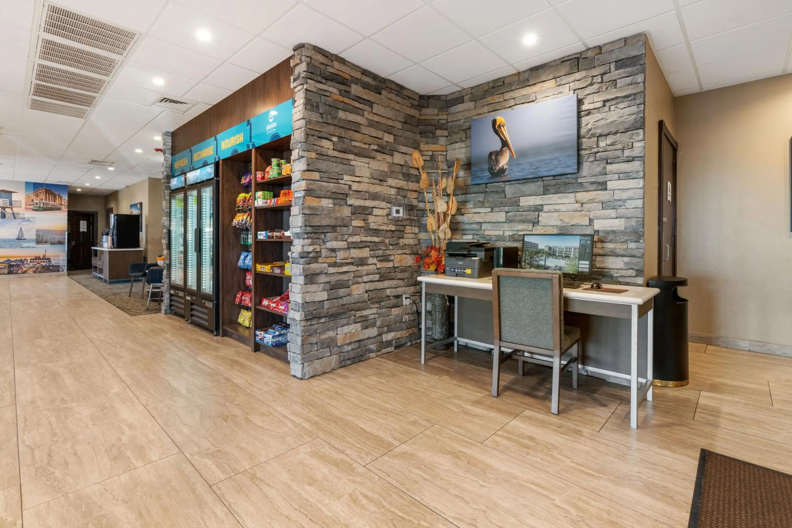 Food and drinks in Clarion Pointe Galveston - Beachfront