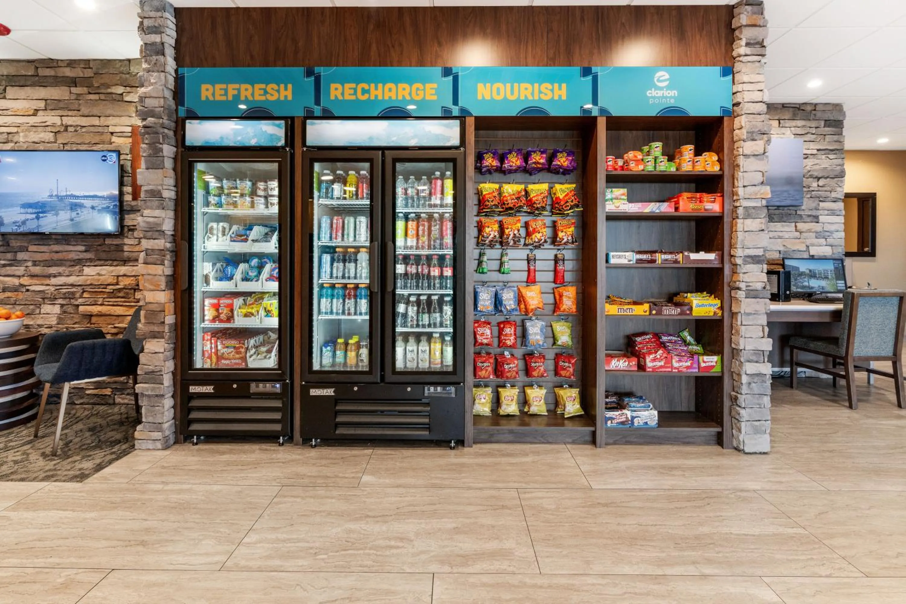 Food and drinks in Clarion Pointe Galveston - Beachfront