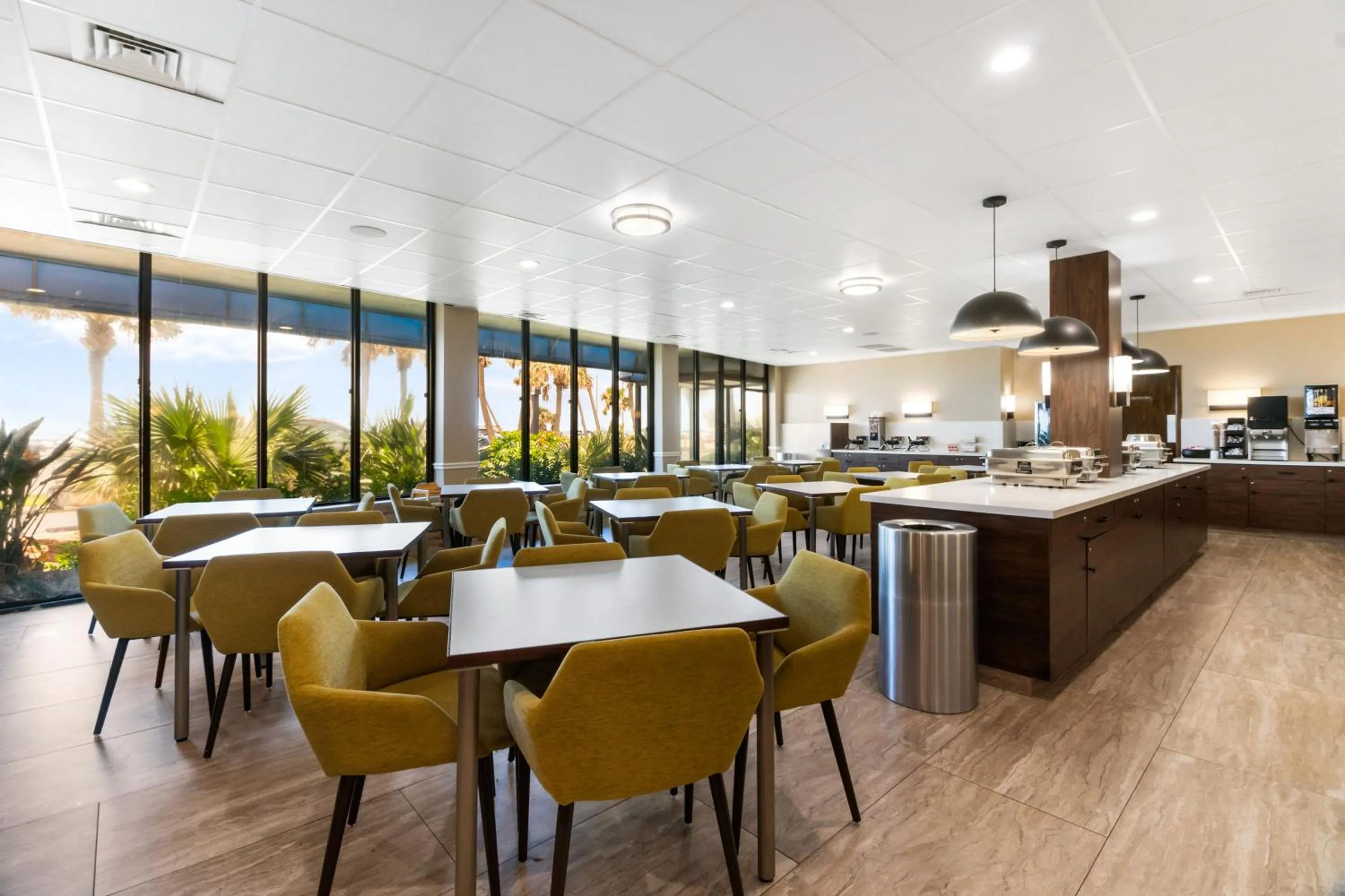 Restaurant/places to eat in Beachfront Palms Hotel Galveston