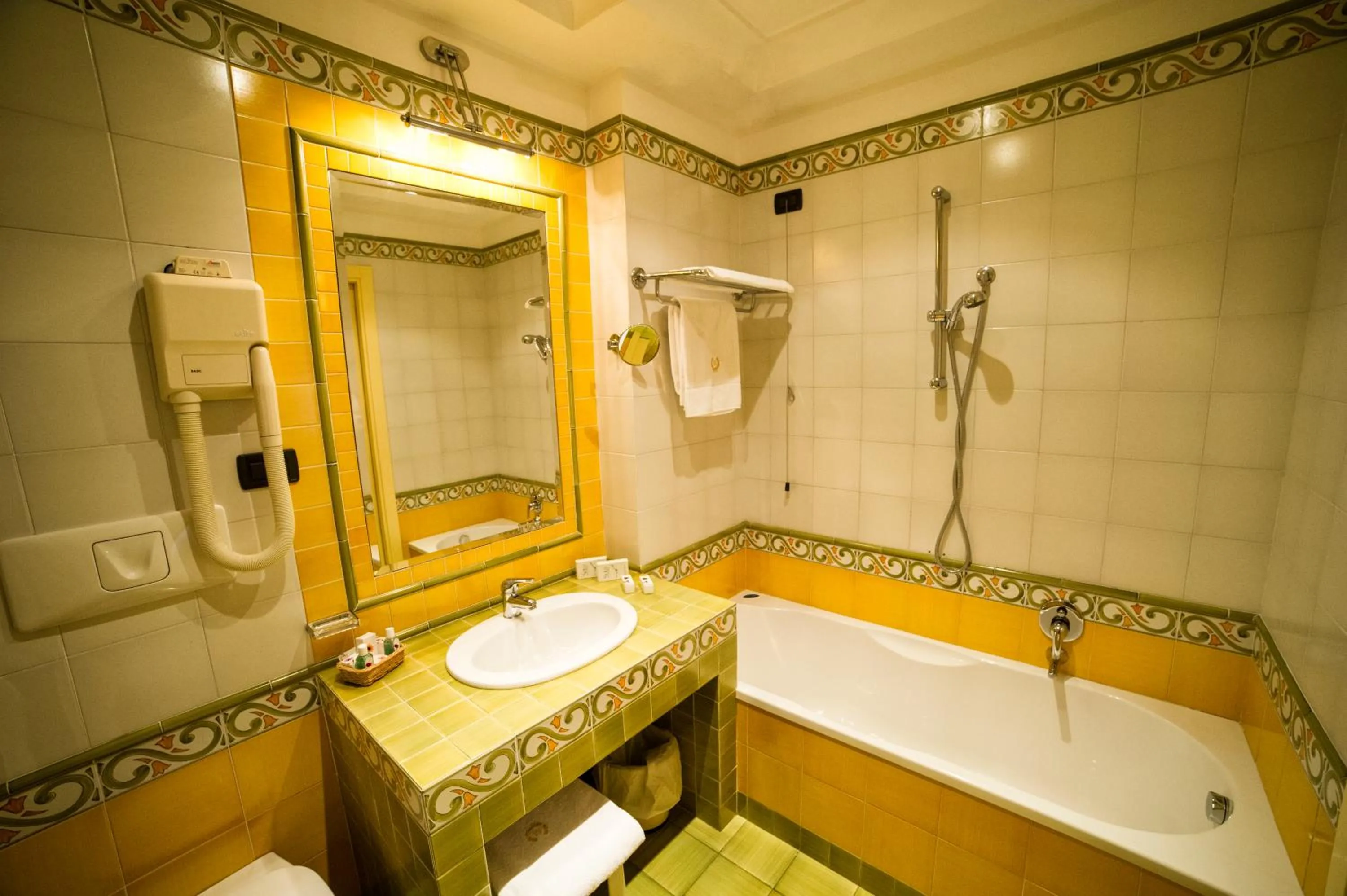 Toilet in Grande Albergo Miramare