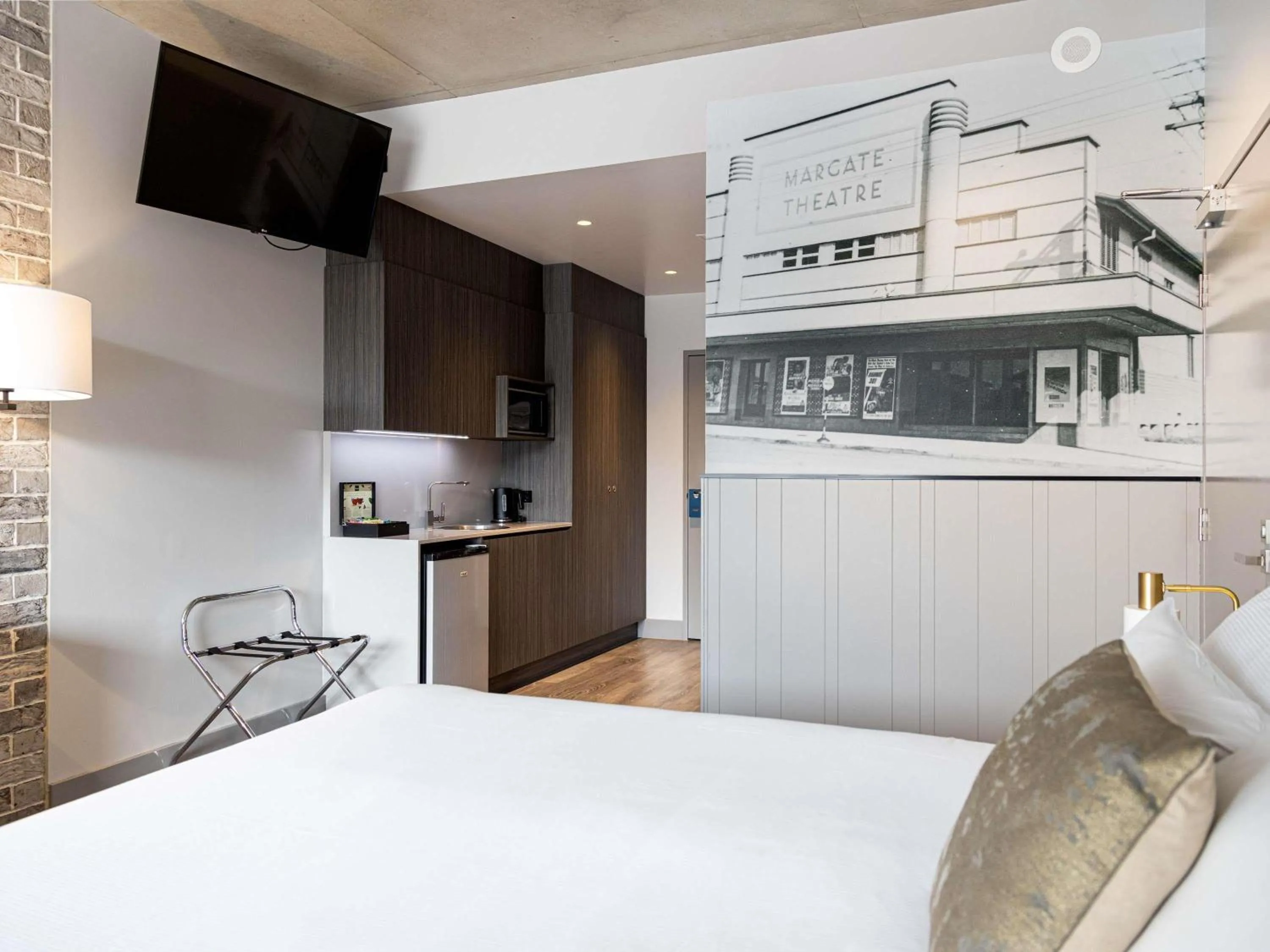 Bedroom, Bed in The Sebel Brisbane Margate Beach