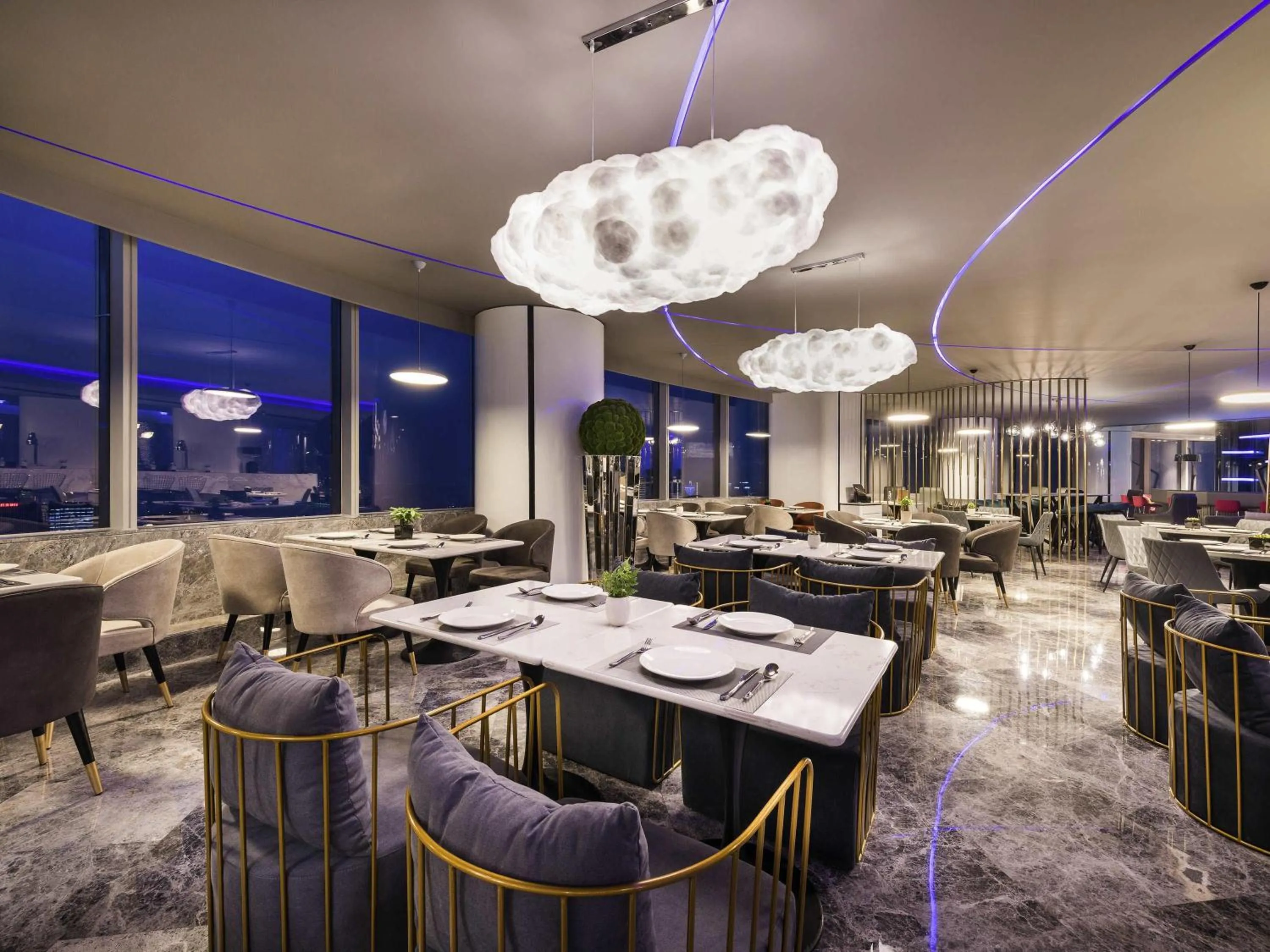 Restaurant/places to eat in Mercure Hangzhou Qianjiang