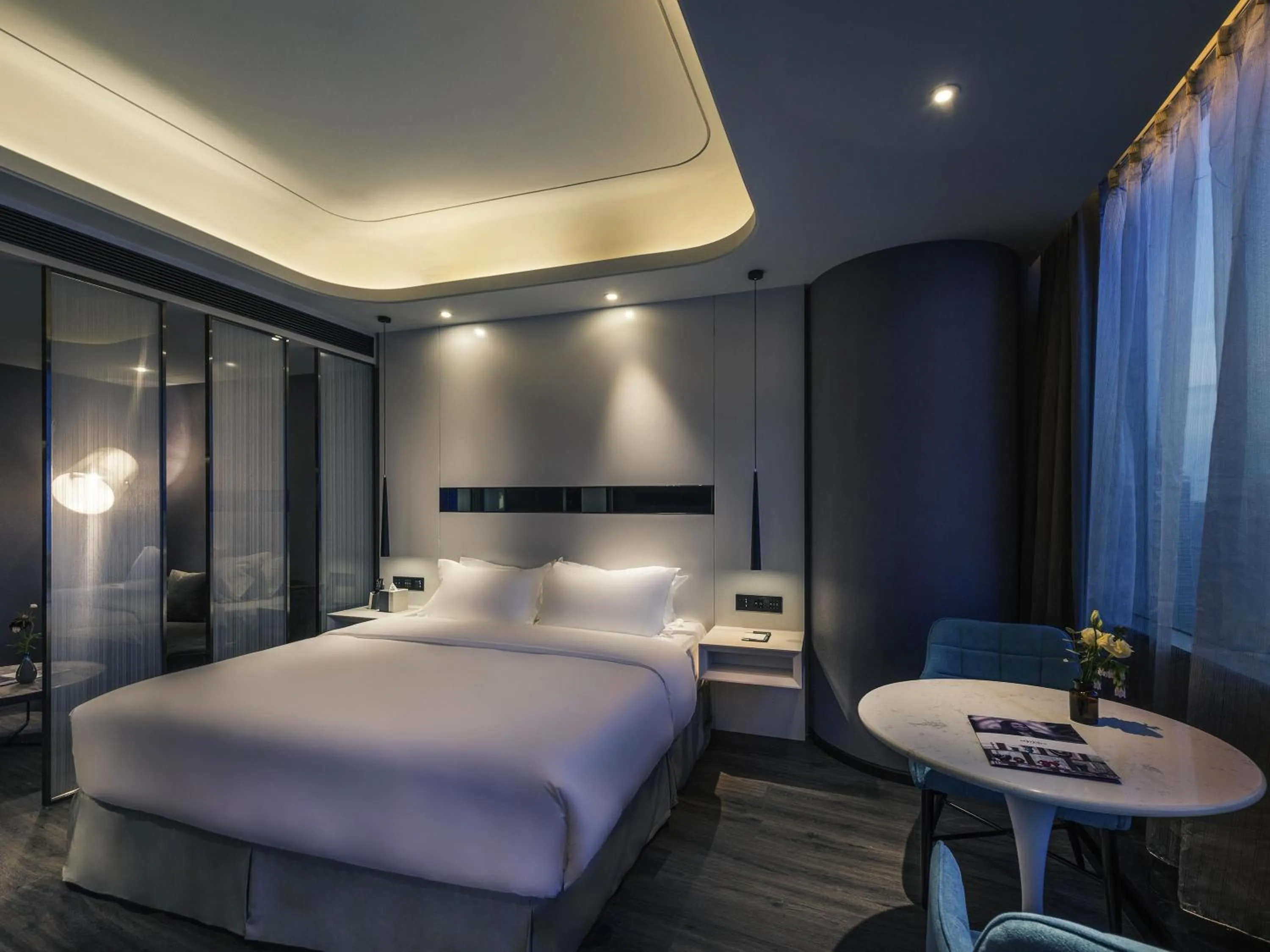 Bathroom, Bed in Mercure Hangzhou Qianjiang