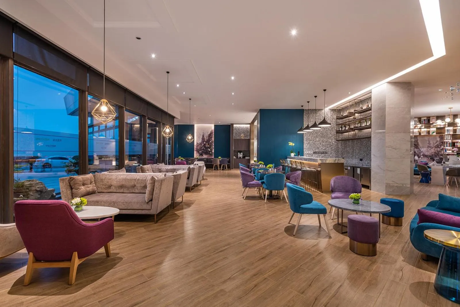 Restaurant/places to eat in Mercure Shanghai NECC