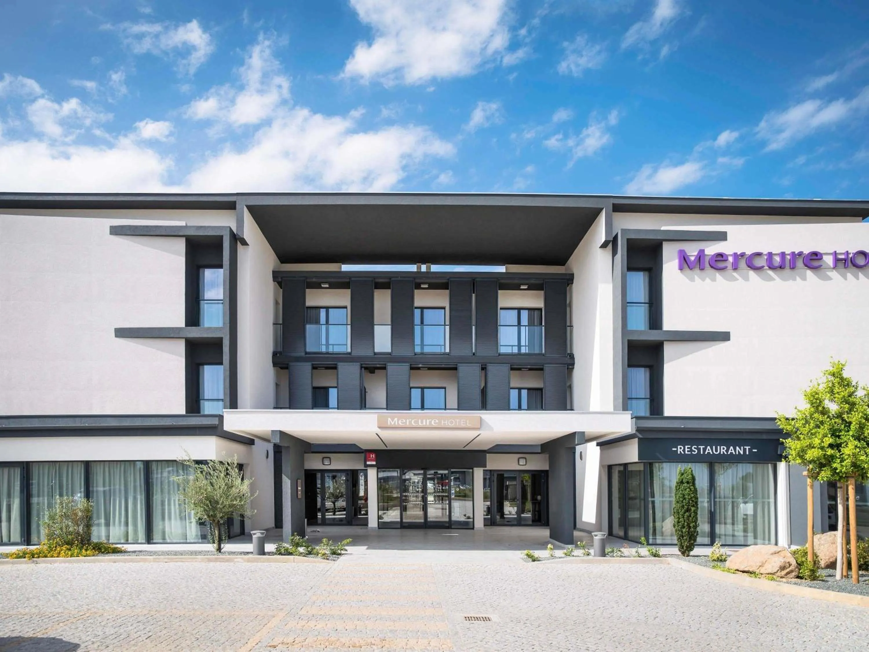 Property building in Mercure Hotel & Spa Bastia Biguglia