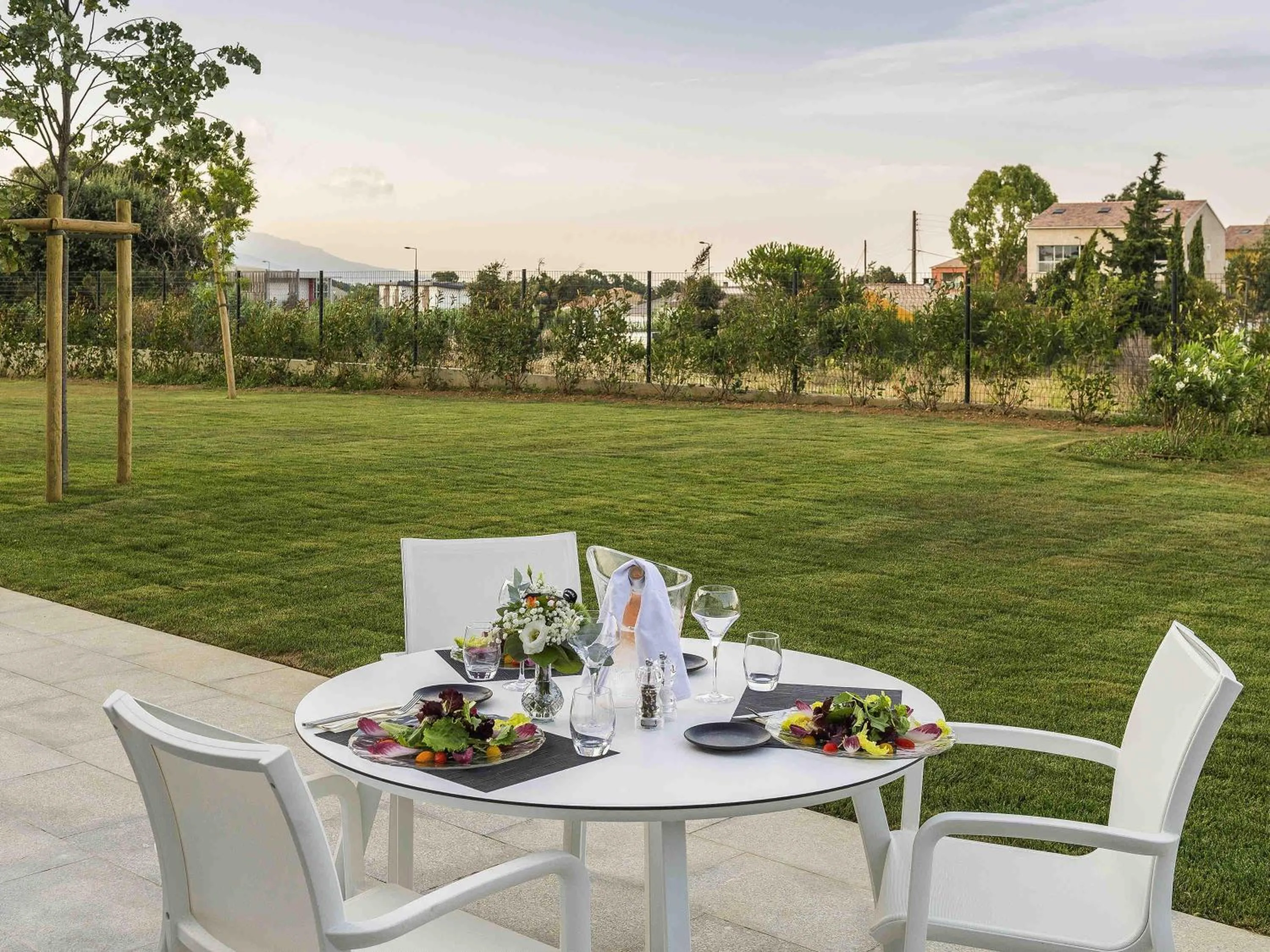 Restaurant/places to eat in Mercure Hotel & Spa Bastia Biguglia