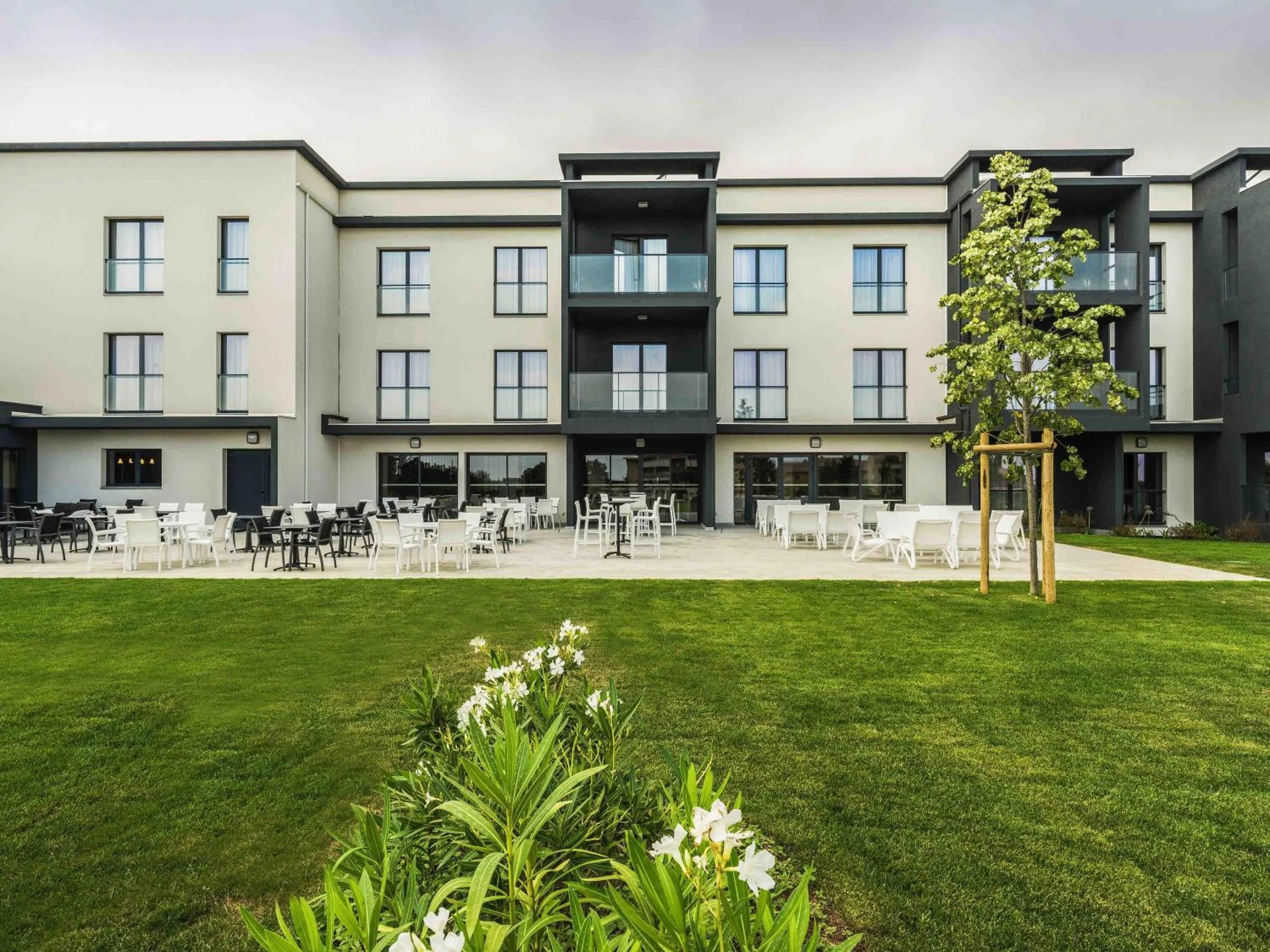 Lounge or bar in Mercure Hotel & Spa Bastia Biguglia