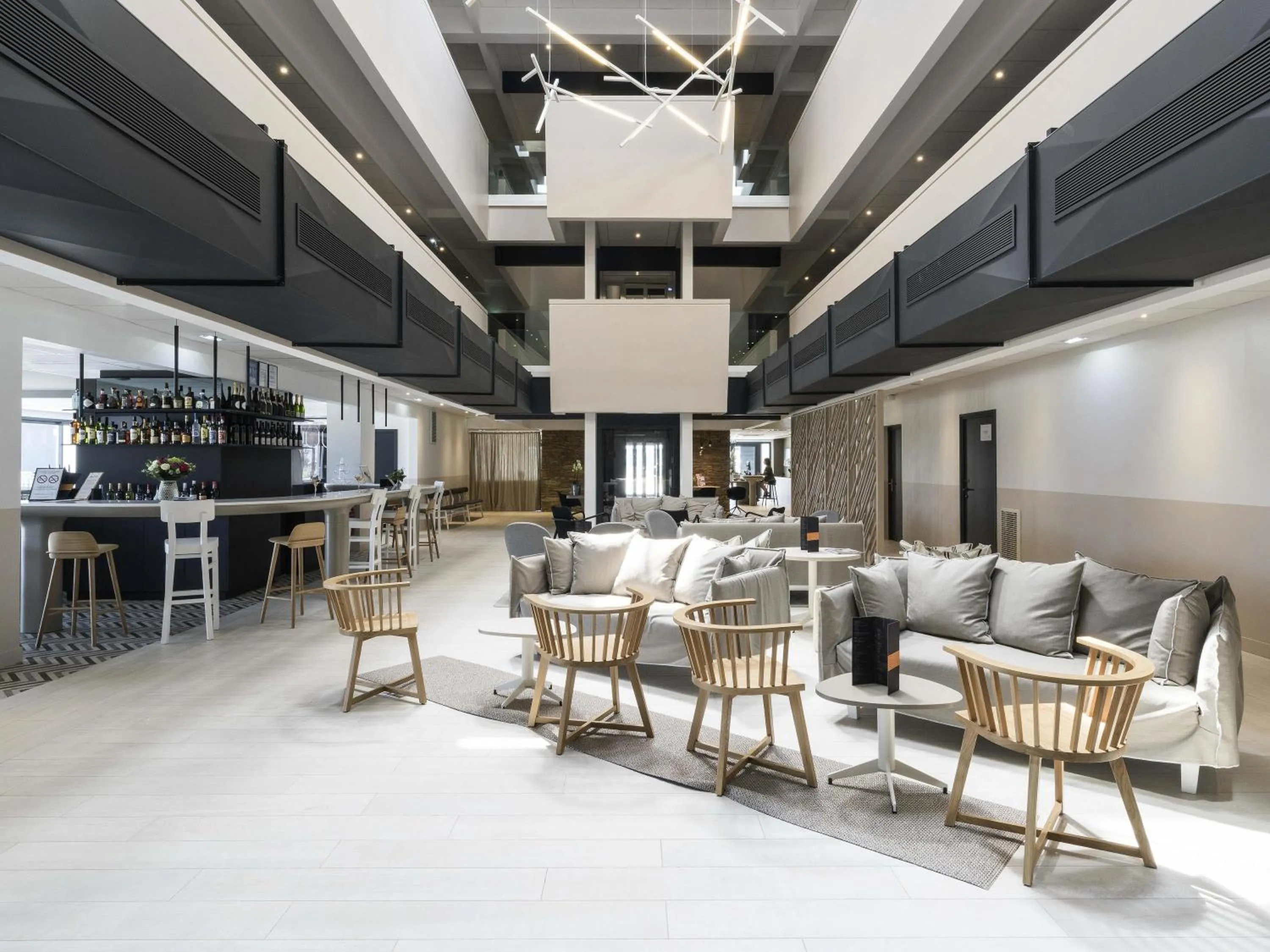 Lounge or bar in Mercure Hotel & Spa Bastia Biguglia