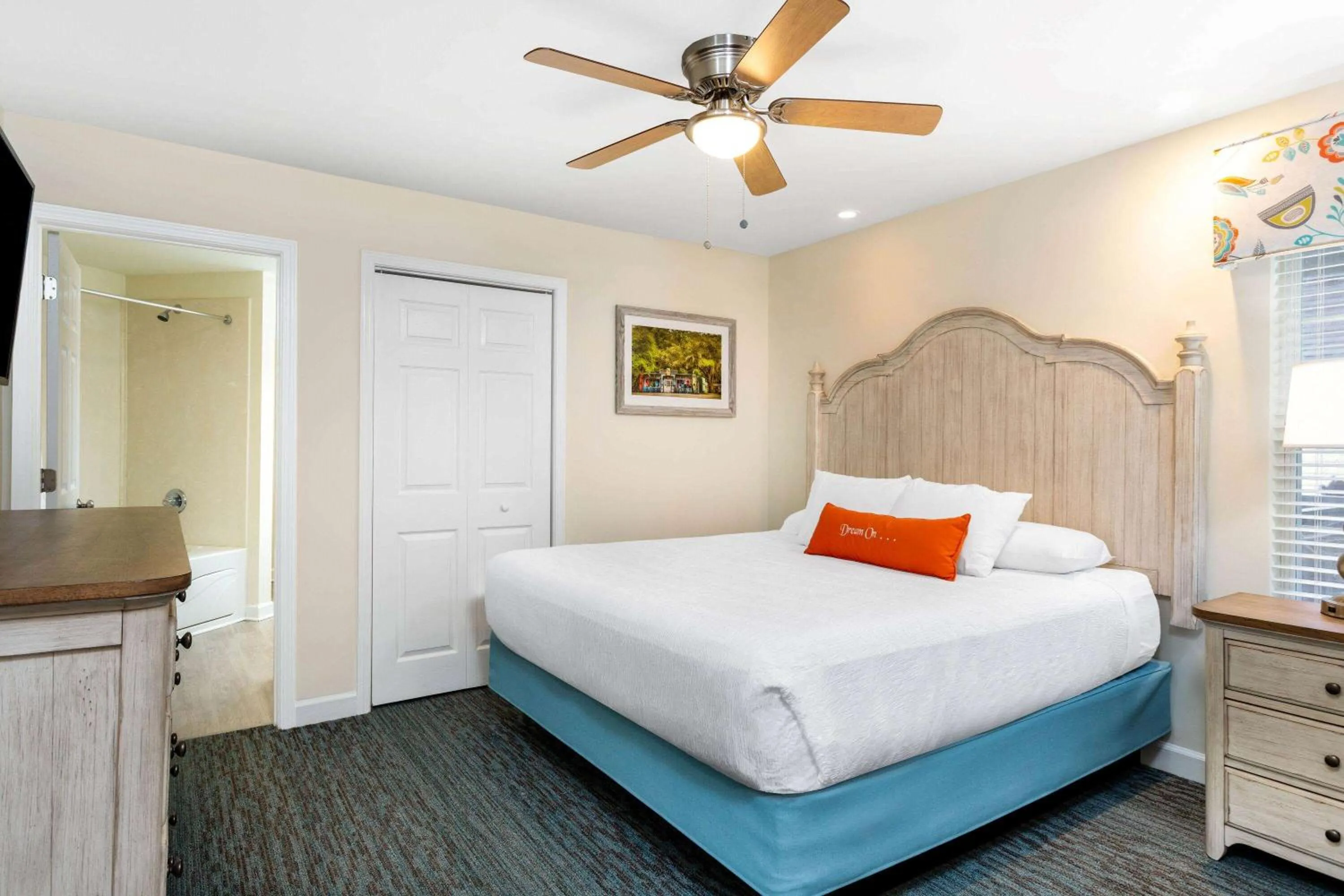 Bed in Ellington at Wachesaw Plantation East a Ramada by Wyndham