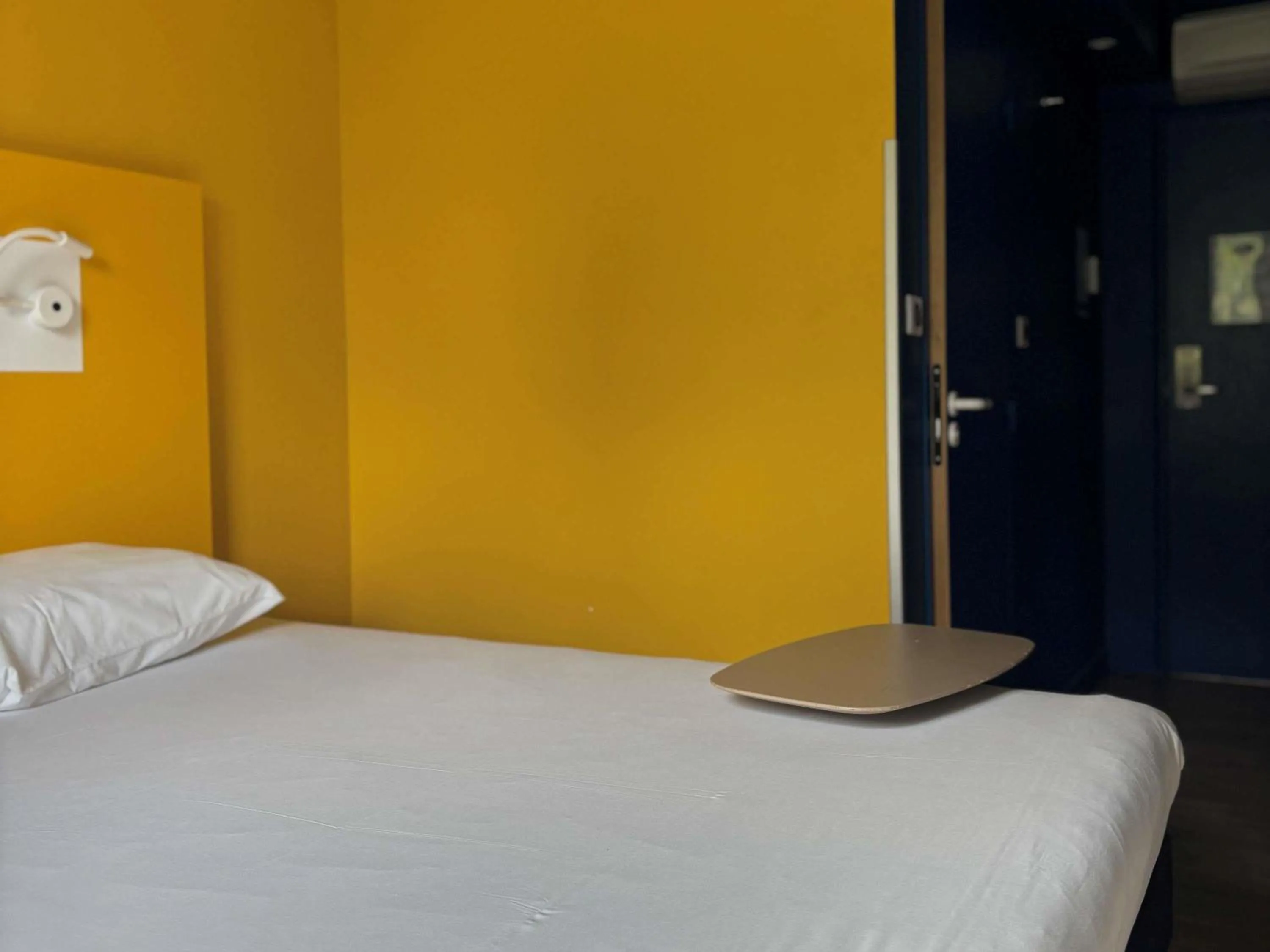 Bedroom, Bed in ibis budget Rennes Rte Lorient