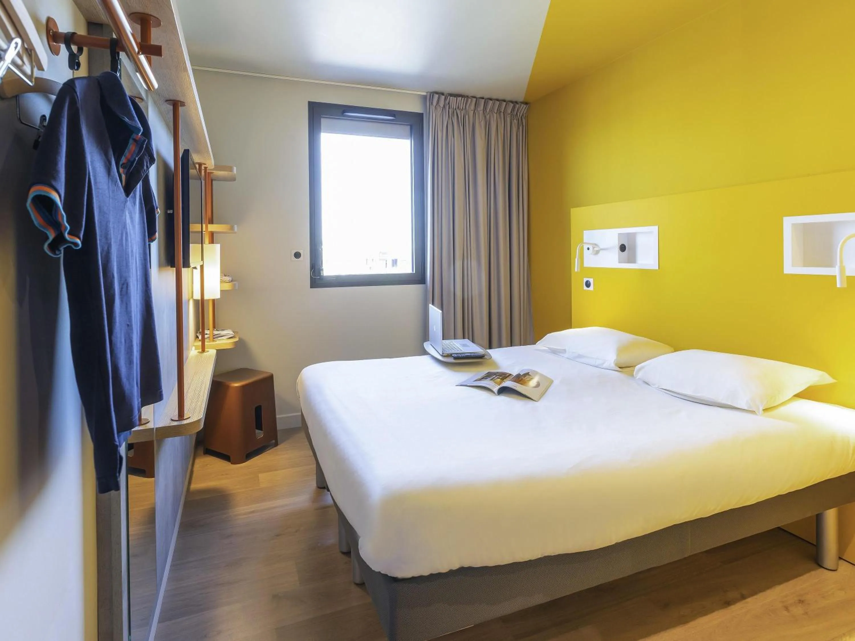 Bedroom, Bed in ibis budget Rennes Rte Lorient