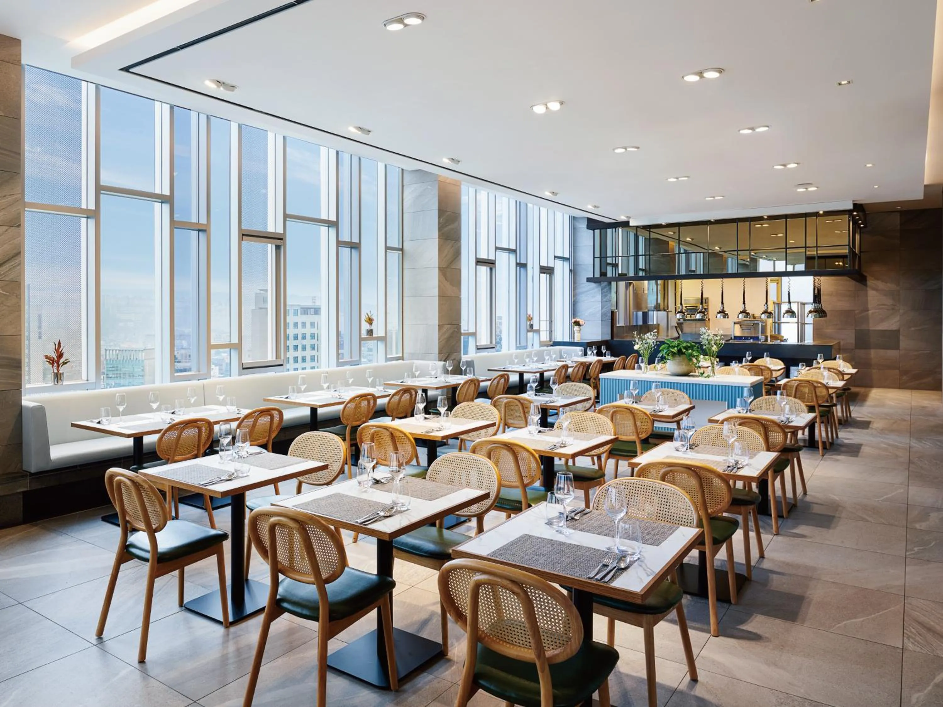 Restaurant/places to eat in Novotel Ambassador Seoul Dongdaemun Hotels & Residences