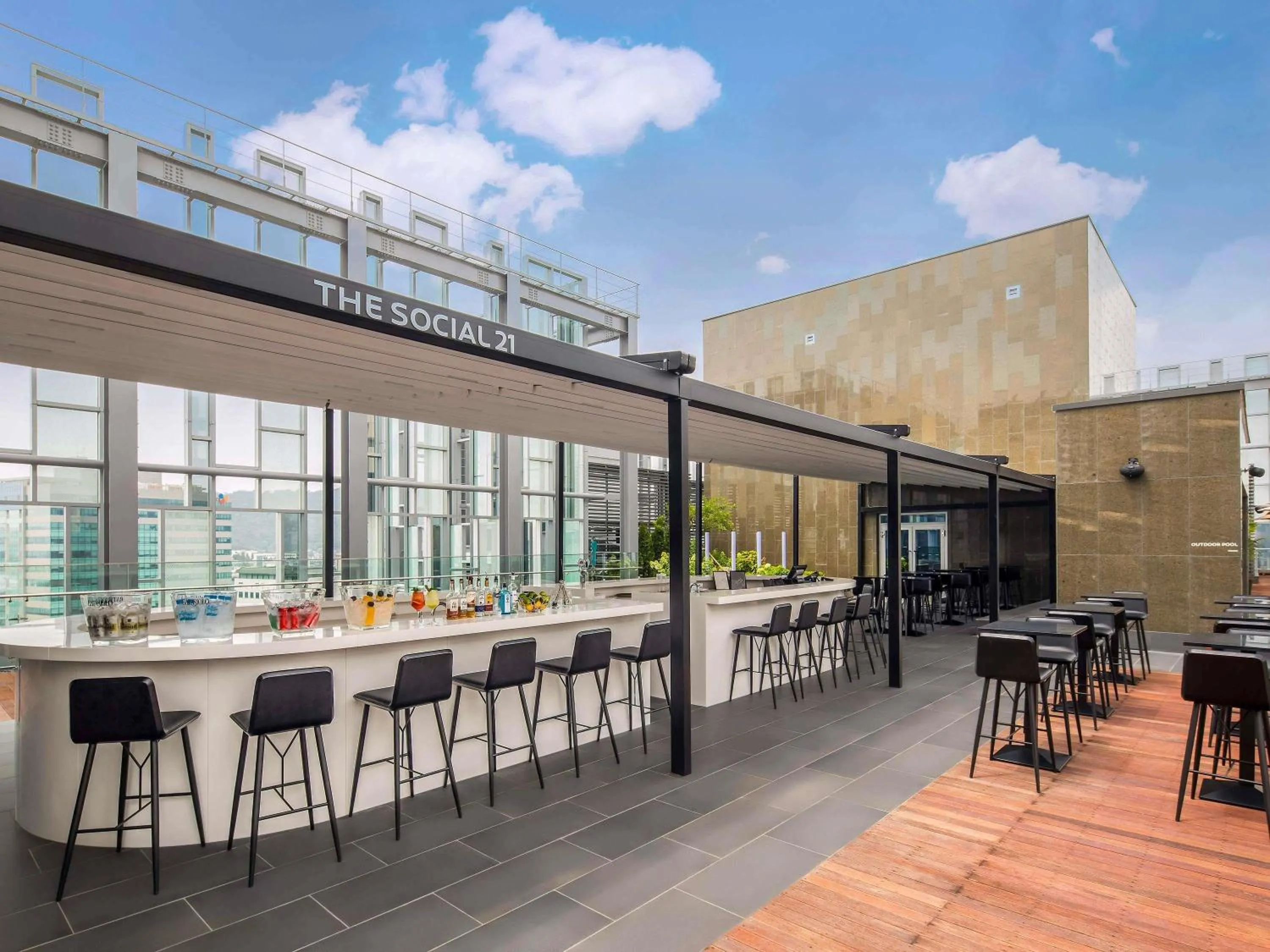 Lounge or bar in Novotel Ambassador Seoul Dongdaemun Hotels & Residences