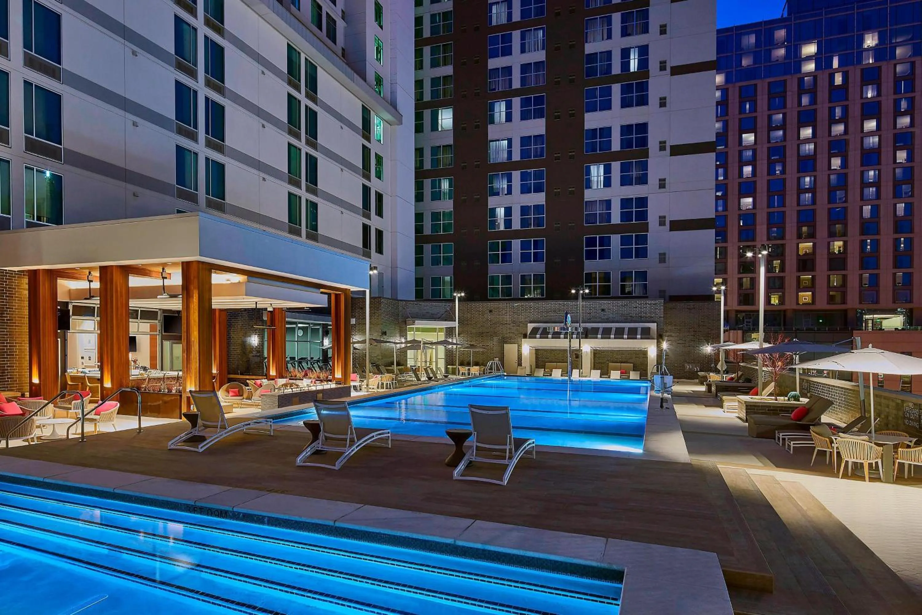 Swimming pool in Residence Inn by Marriott Nashville Downtown/Convention Center