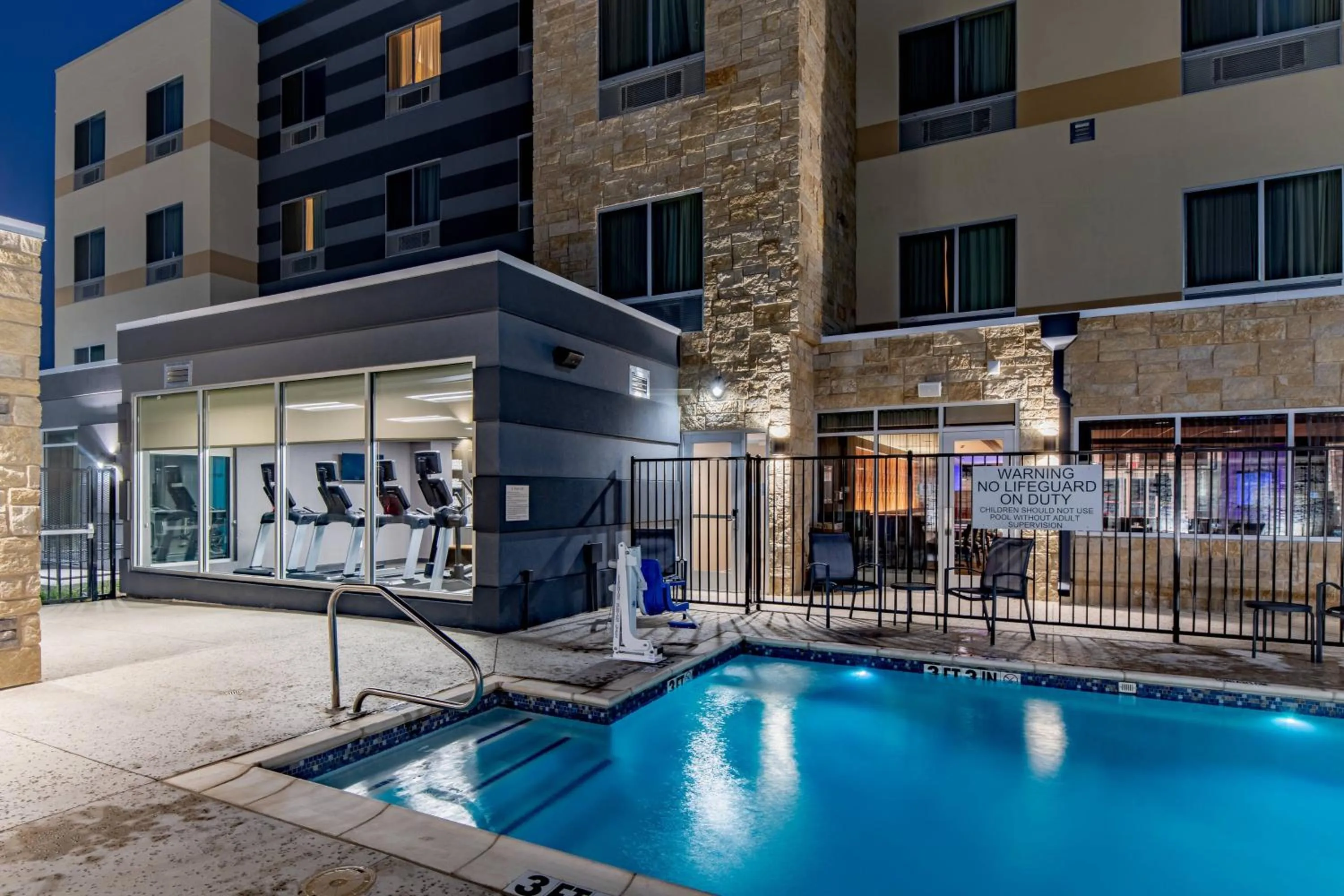 Swimming pool in Fairfield Inn & Suites by Marriott Terrell
