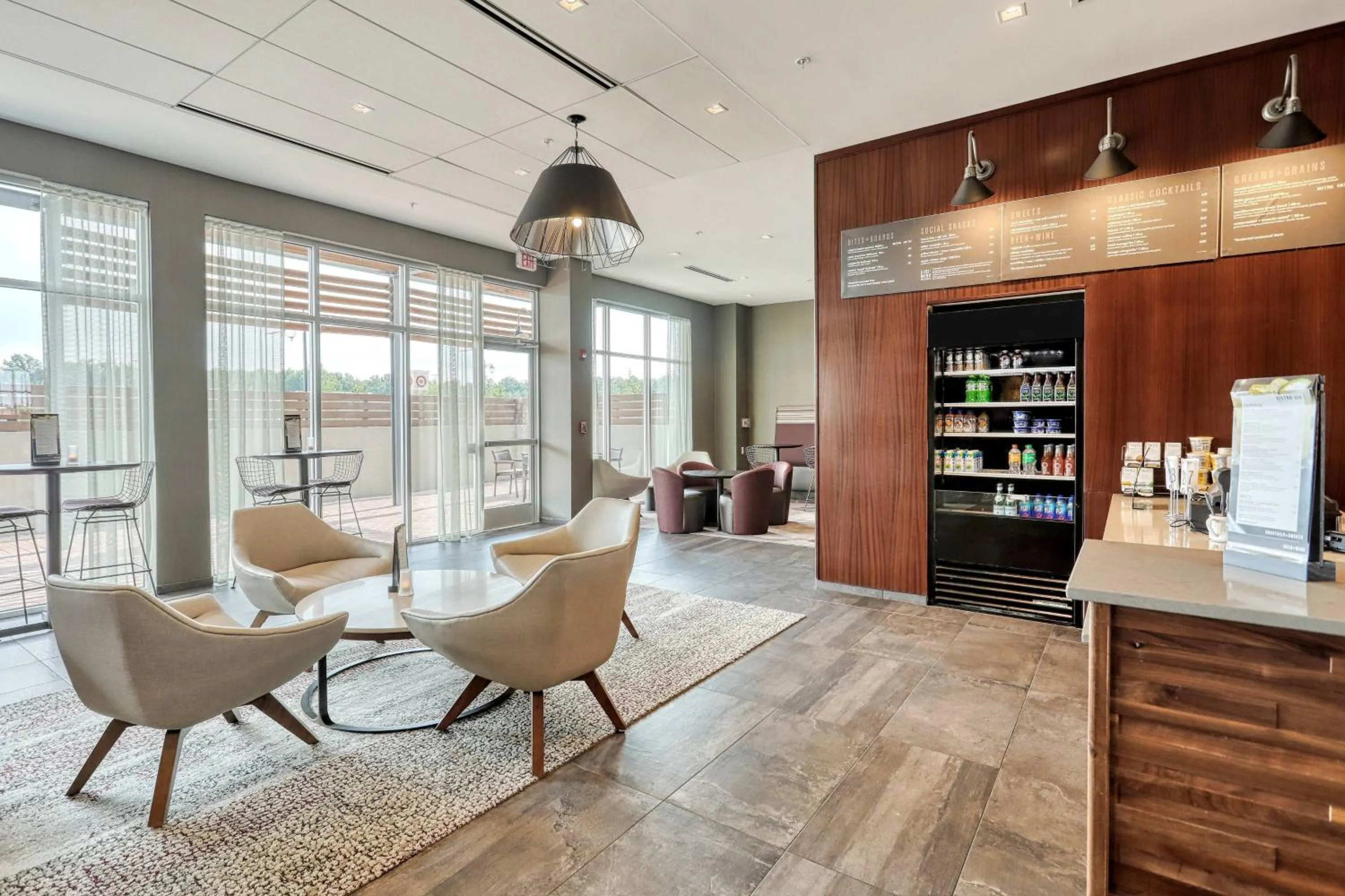 Restaurant/places to eat in Courtyard by Marriott North Brunswick