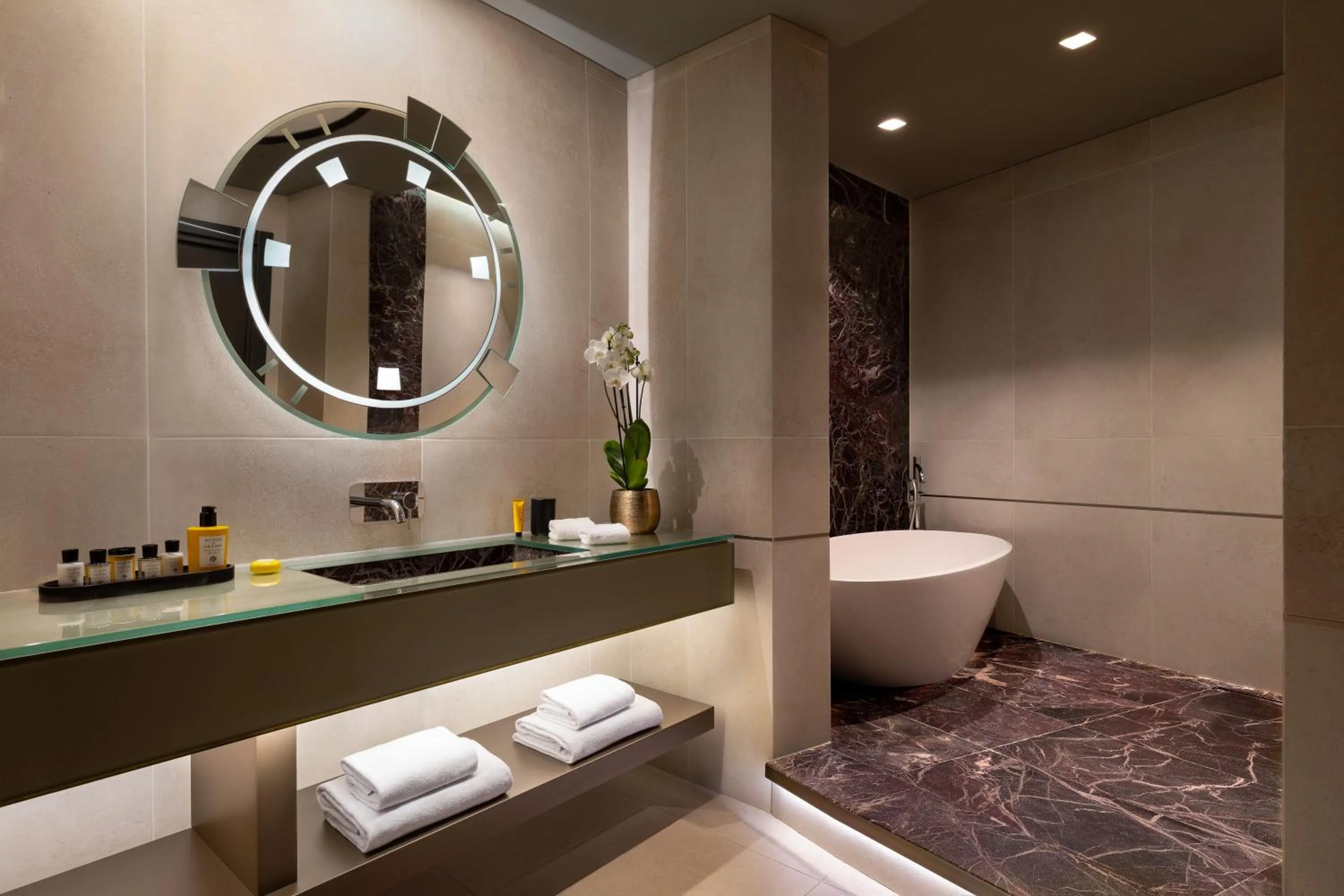 Bathroom in The Pantheon Iconic Rome Hotel, Autograph Collection