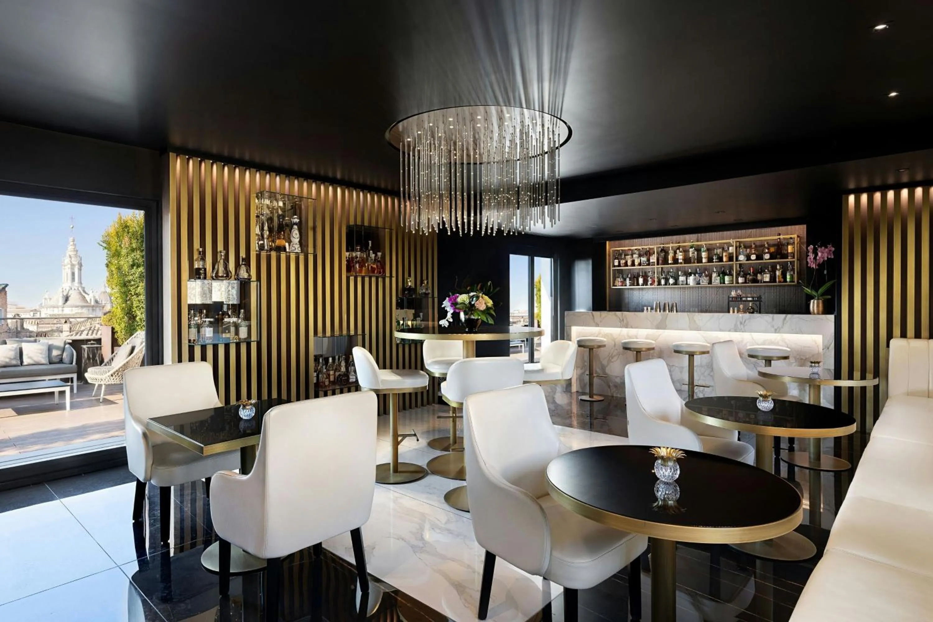 Lounge or bar in The Pantheon Iconic Rome Hotel, Autograph Collection