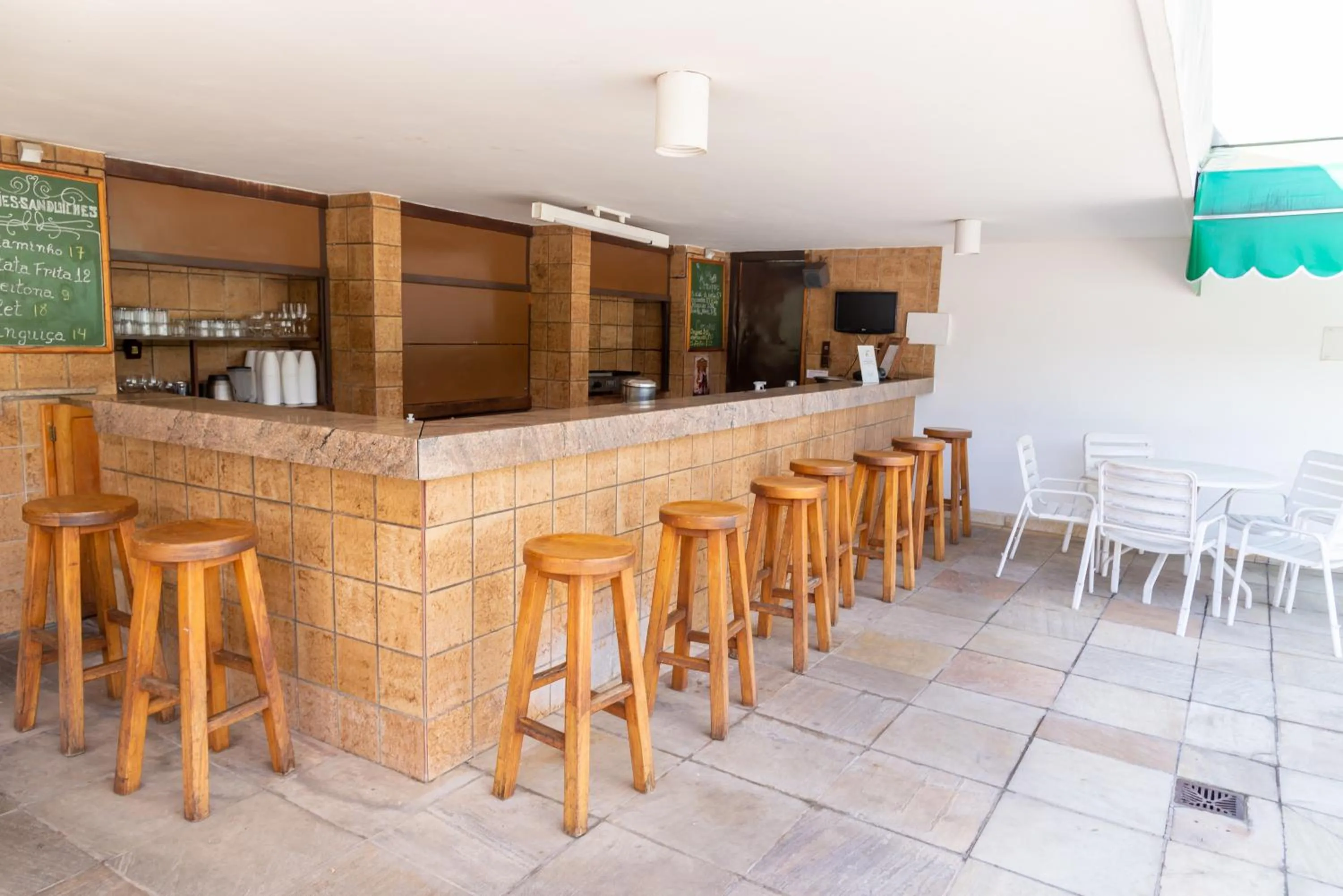 Area and facilities in VOA Hotel União