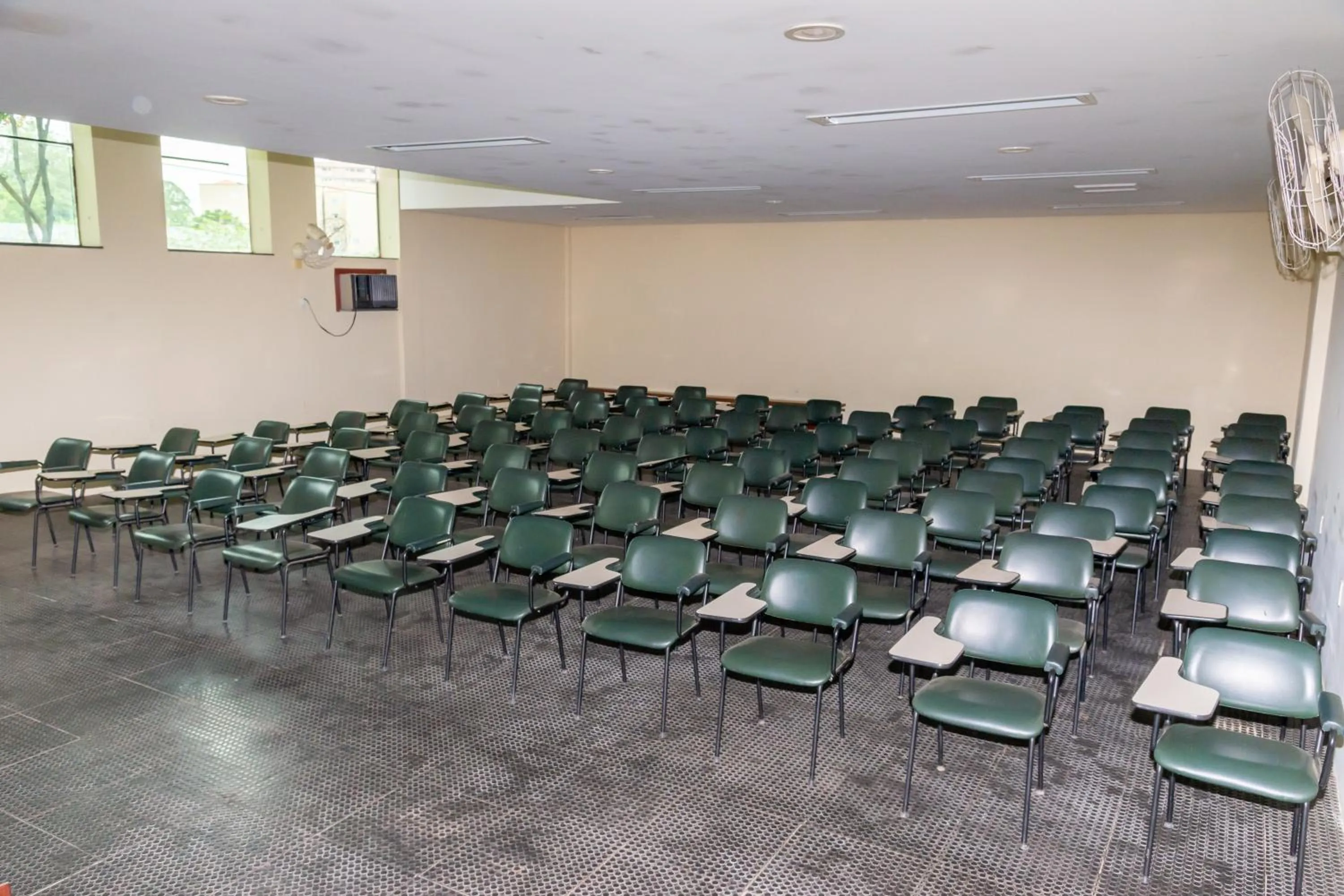 Meeting/conference room in VOA Hotel União