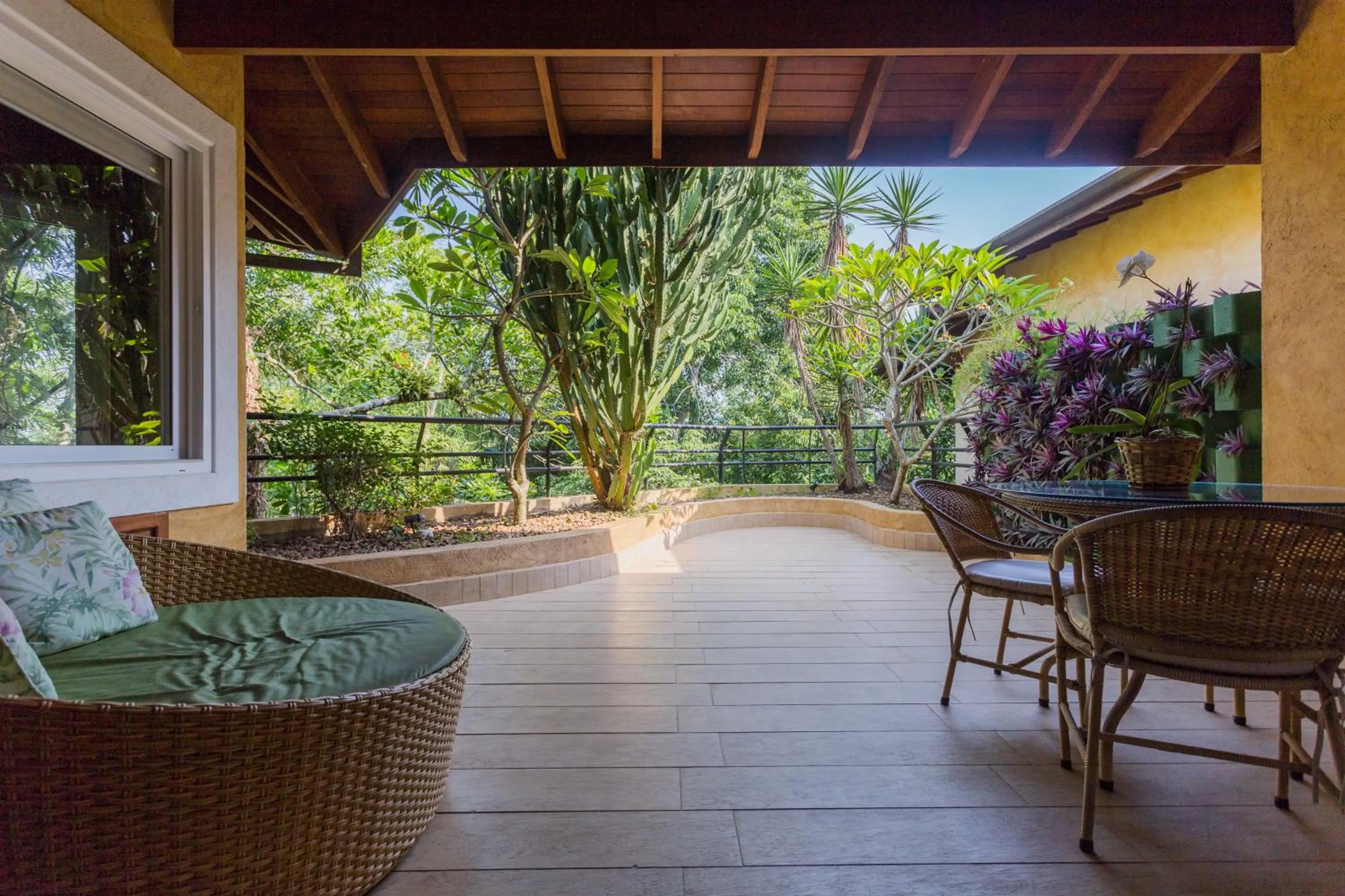 Balcony/Terrace in Beach Hotel Cambury