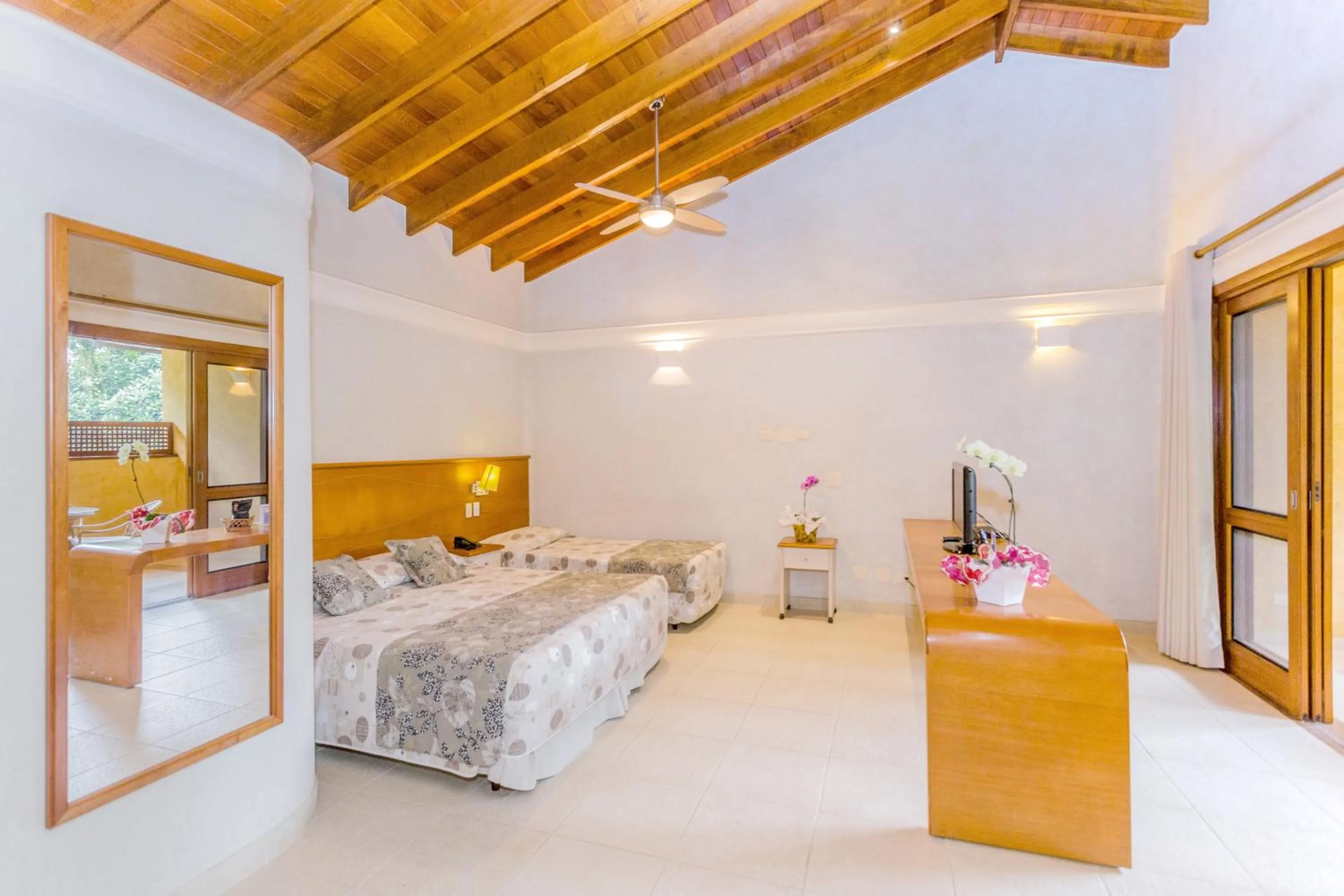 Bedroom, Bed in Beach Hotel Cambury