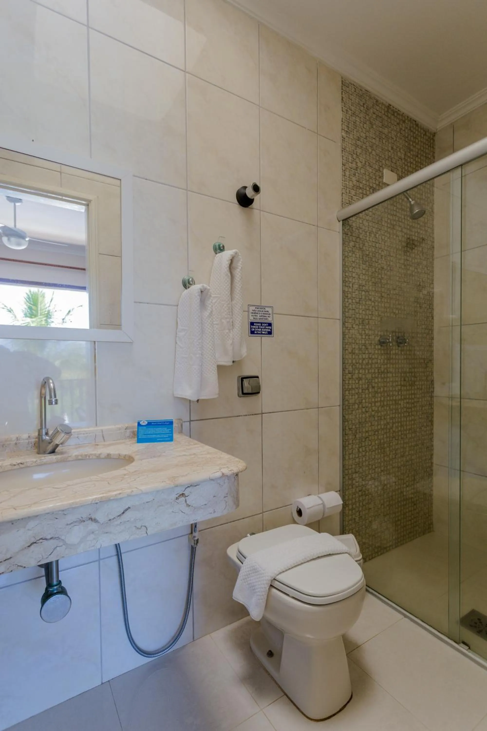 Shower in Beach Hotel Cambury