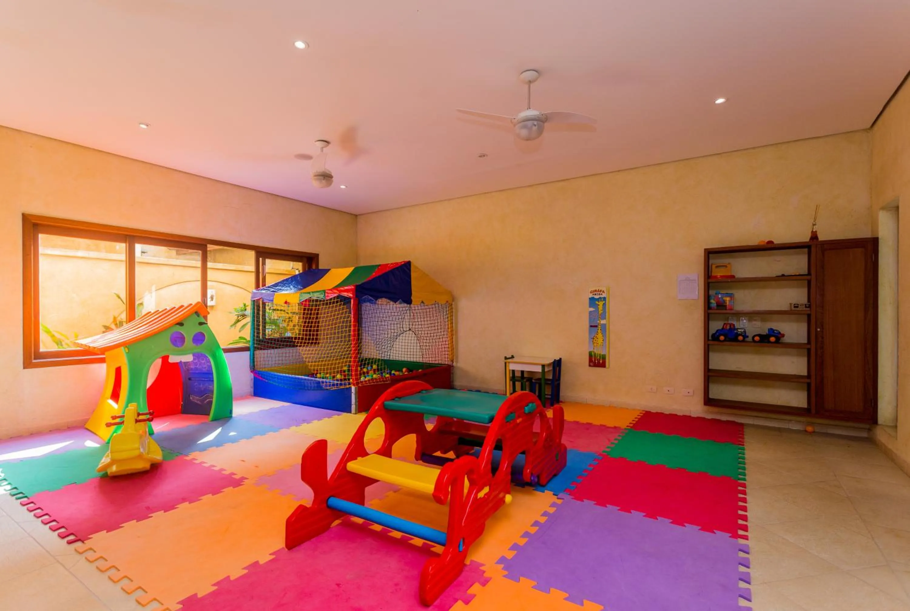 Kids's club, Bed in Beach Hotel Cambury