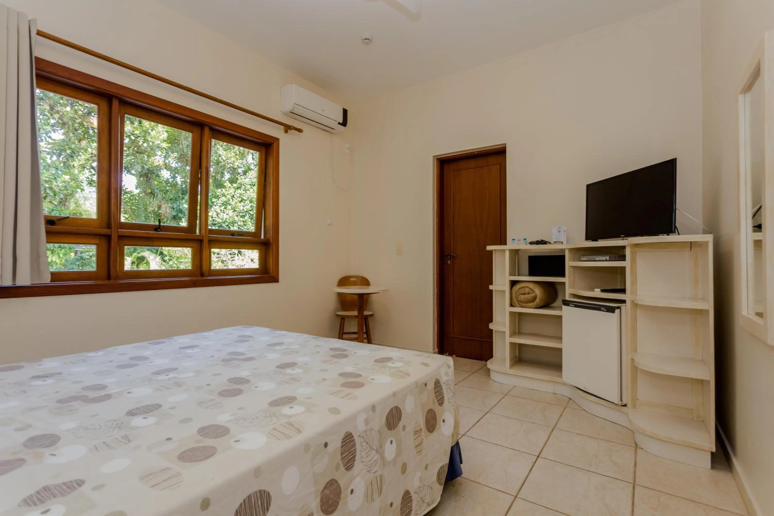 Bedroom, Bed in Beach Hotel Cambury