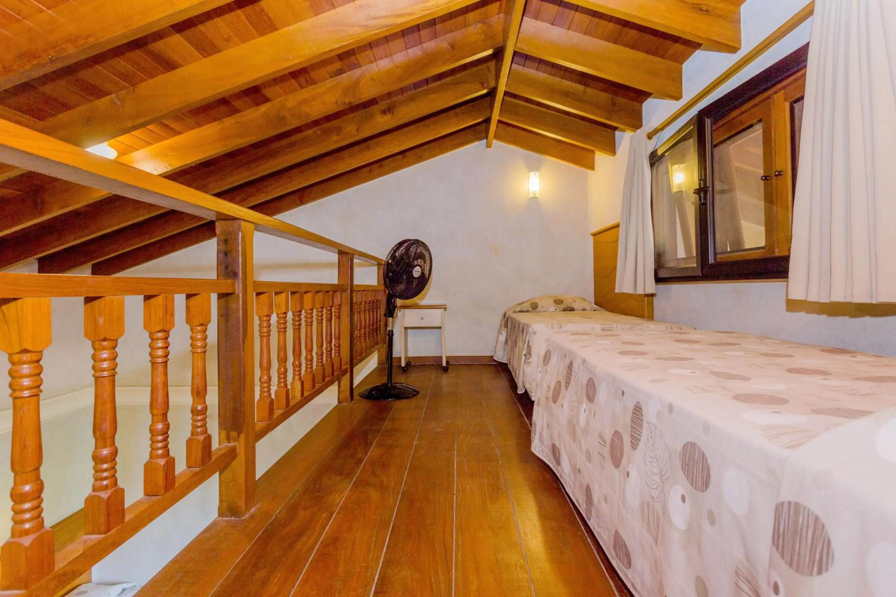 Bedroom, Bed in Beach Hotel Cambury