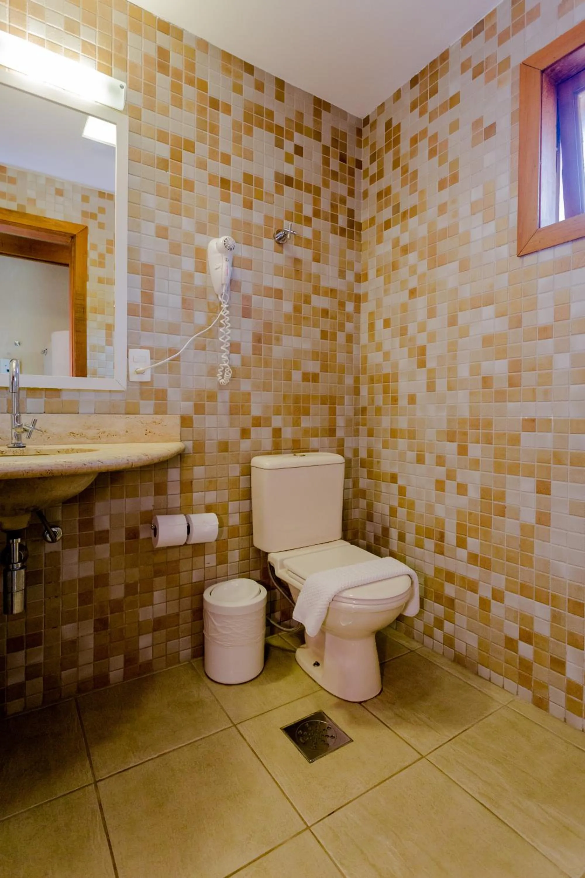 Toilet in Beach Hotel Cambury