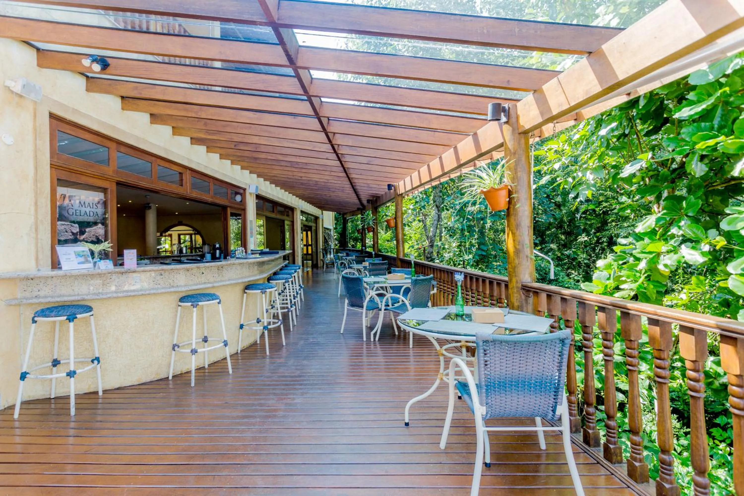 Restaurant/places to eat in Beach Hotel Cambury