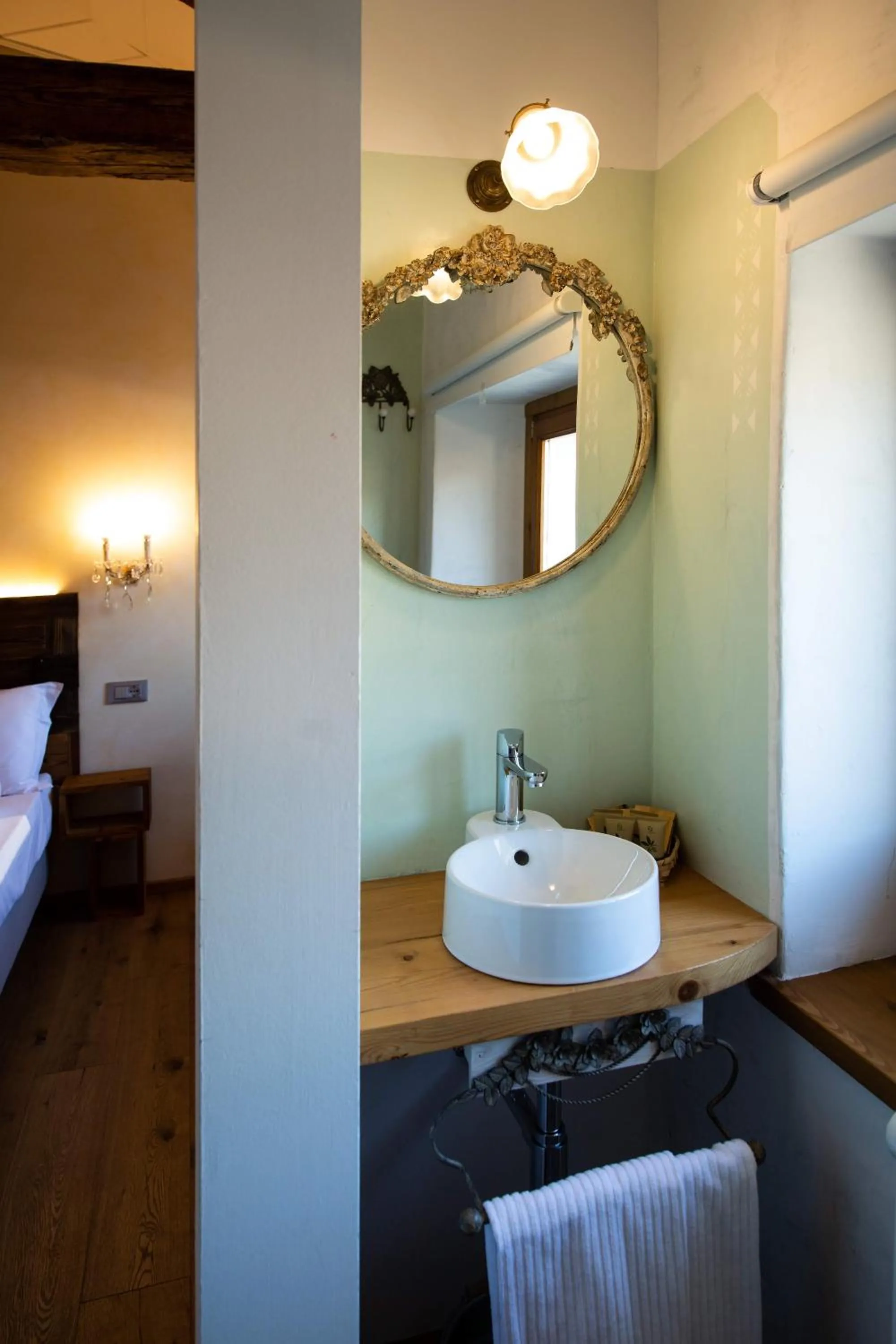 Bathroom, Bed in Torrione Trento