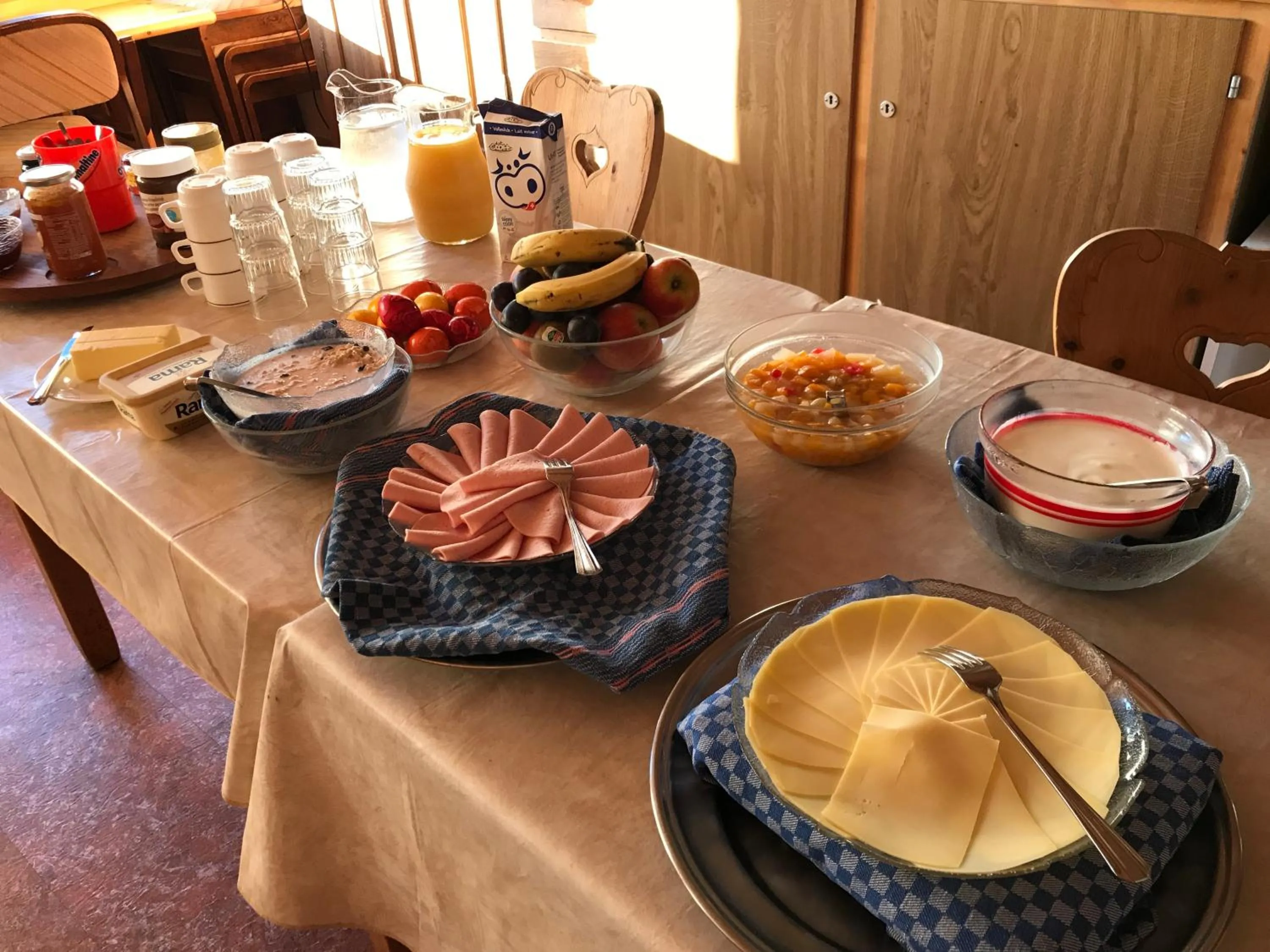 Continental breakfast in Chesa Selfranga