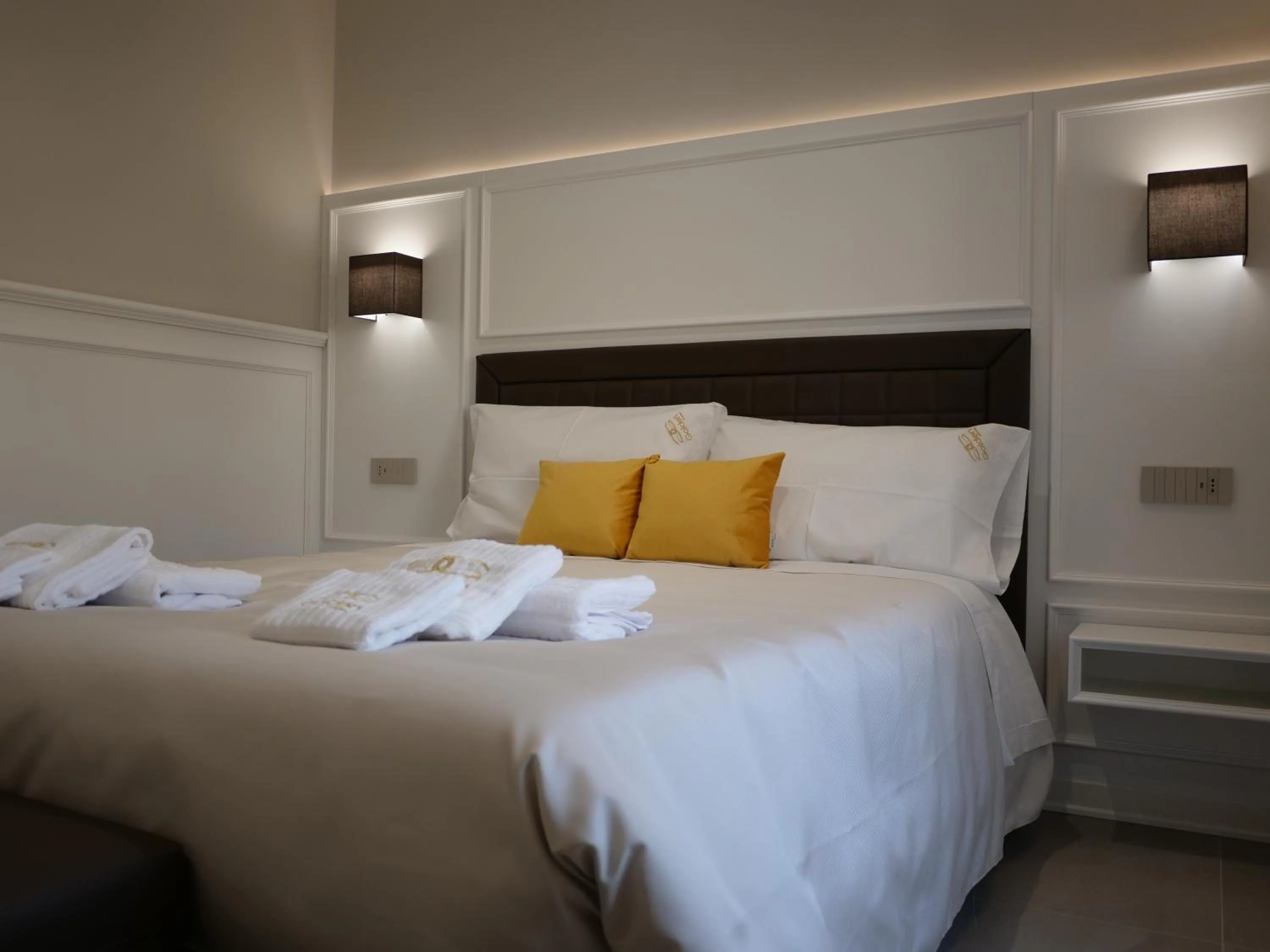 Deluxe Family Room - single occupancy in Golden Residence