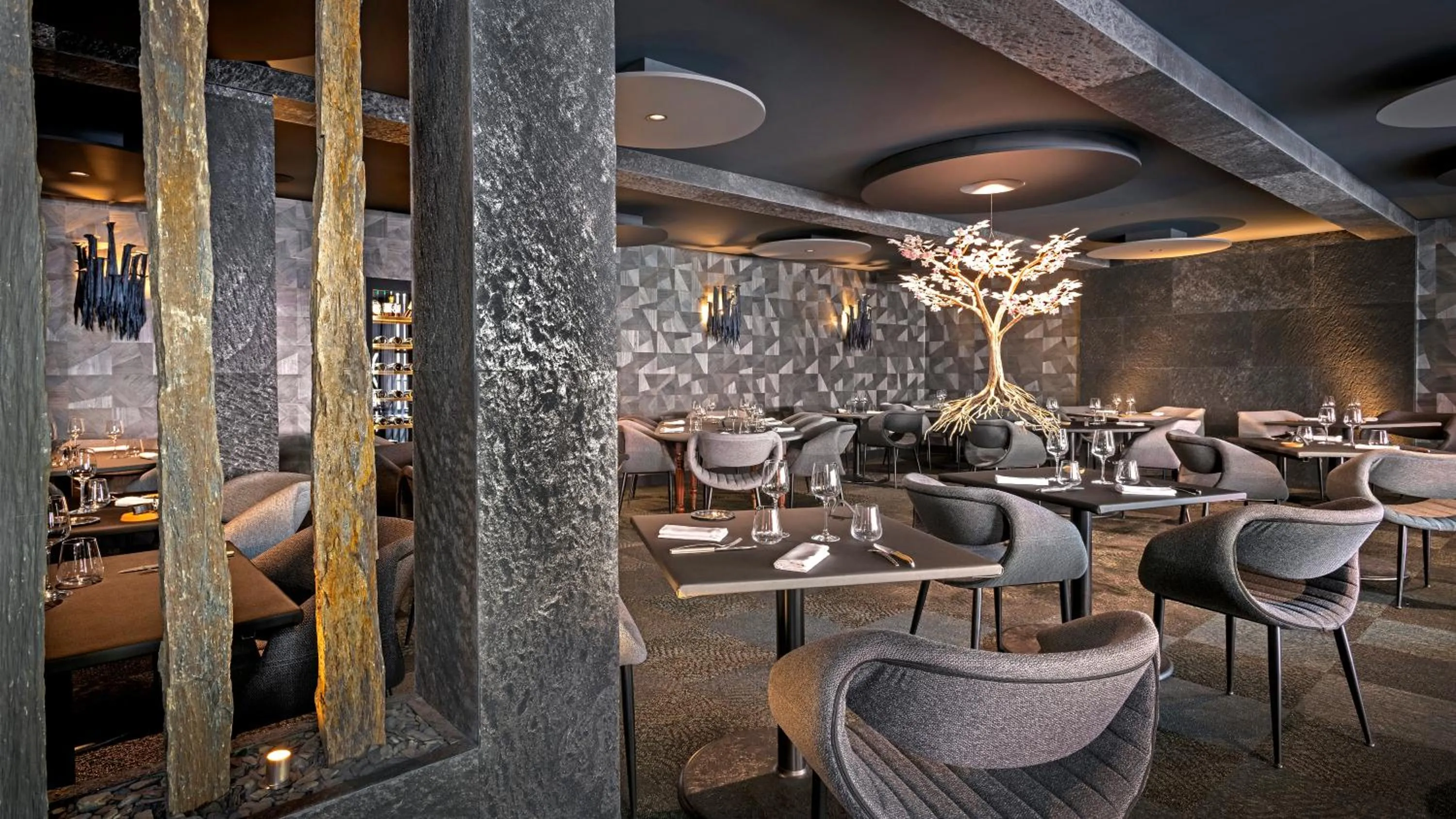 Restaurant/places to eat in Logis Hôtel Restaurant Gilles Moreau Laguiole